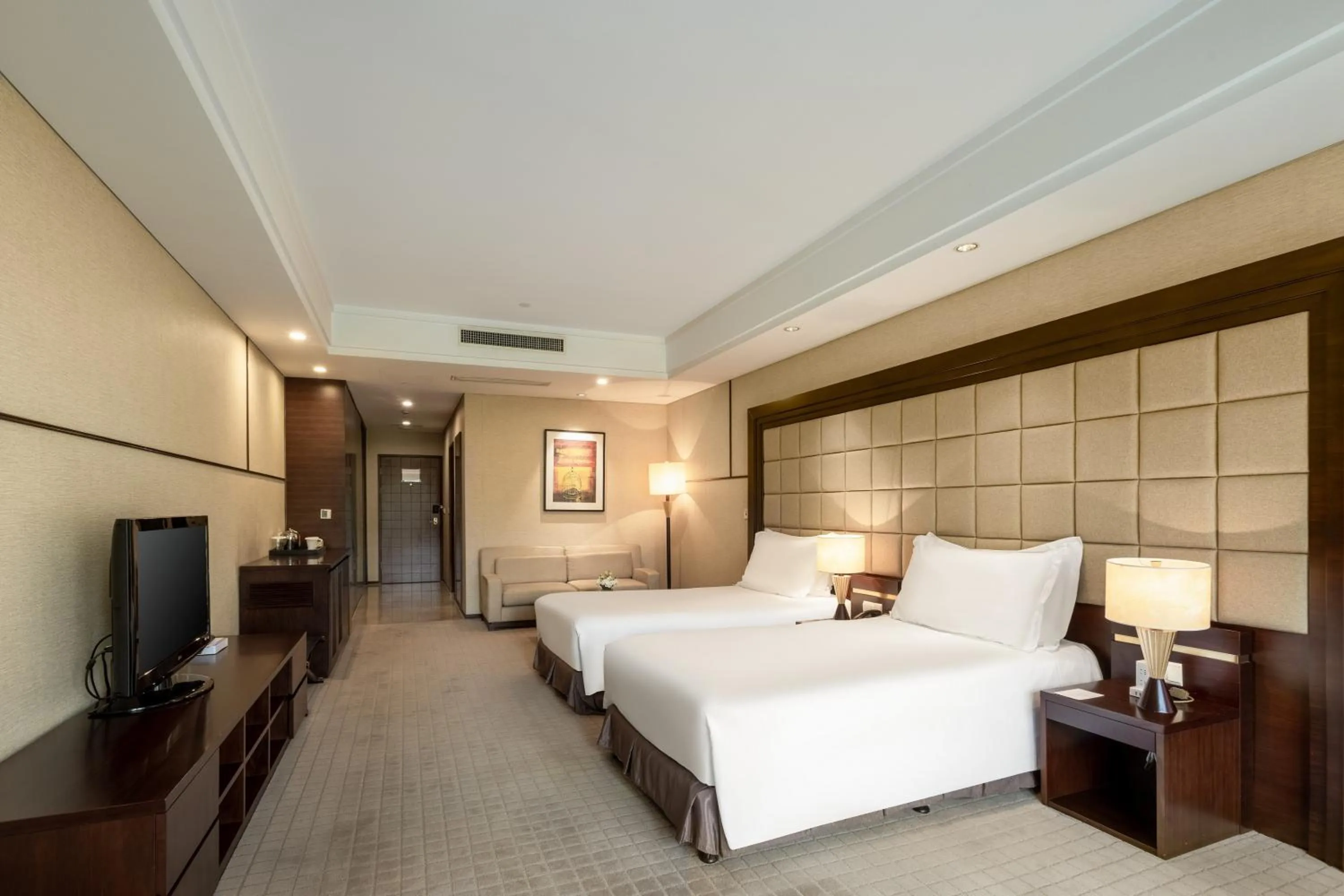 Bed in Millennium Hotel Wuxi