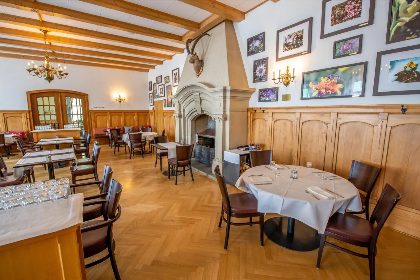 Restaurant/places to eat in Hotel Bellevue Kriens
