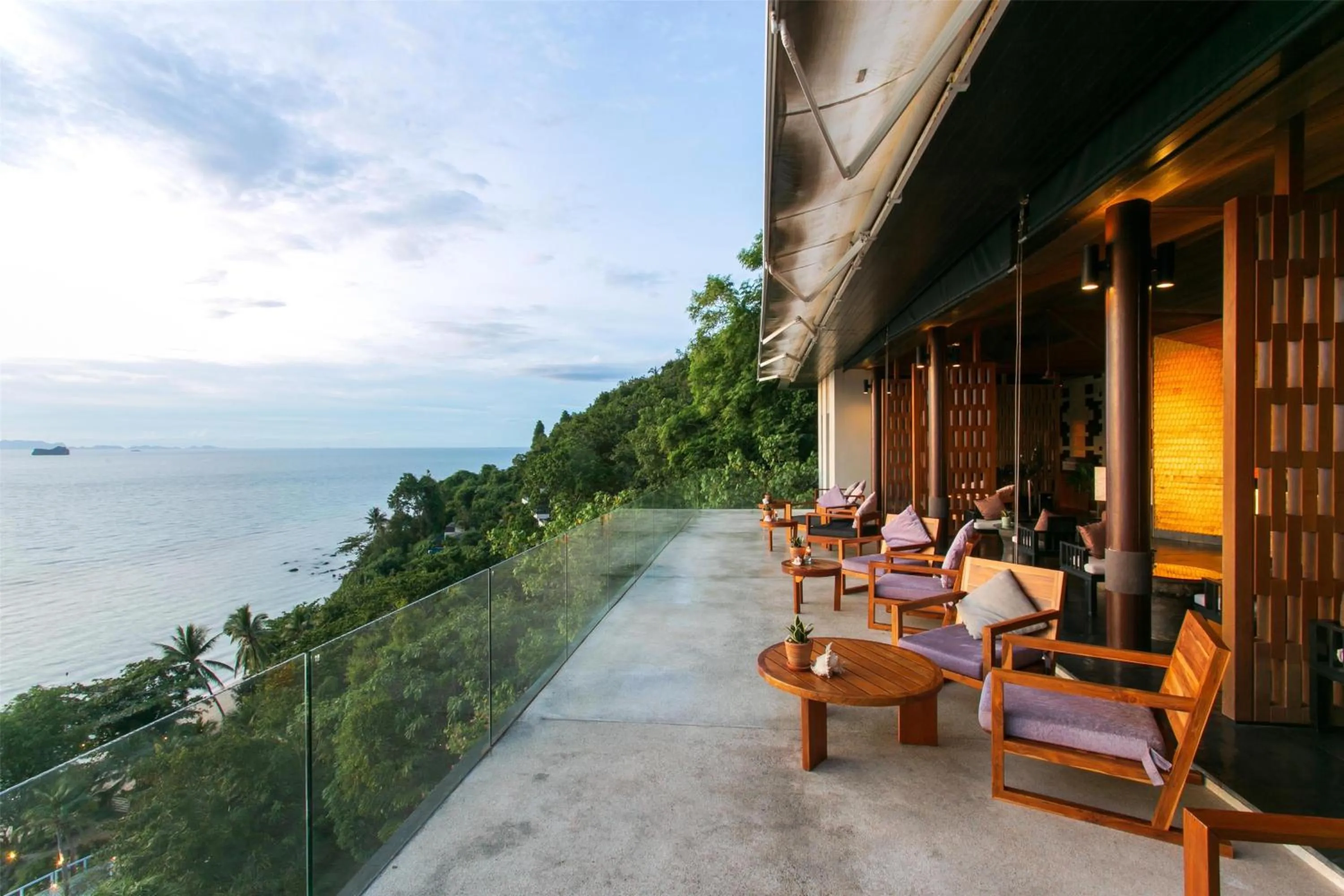 Lounge or bar in Conrad Koh Samui