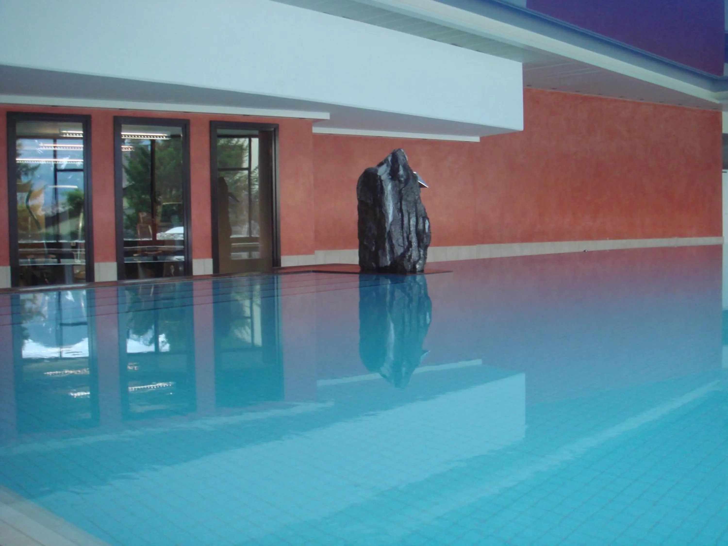 Swimming pool in Apartments Seeblick mit Anbindung an ein 4-Sterne-Hotel