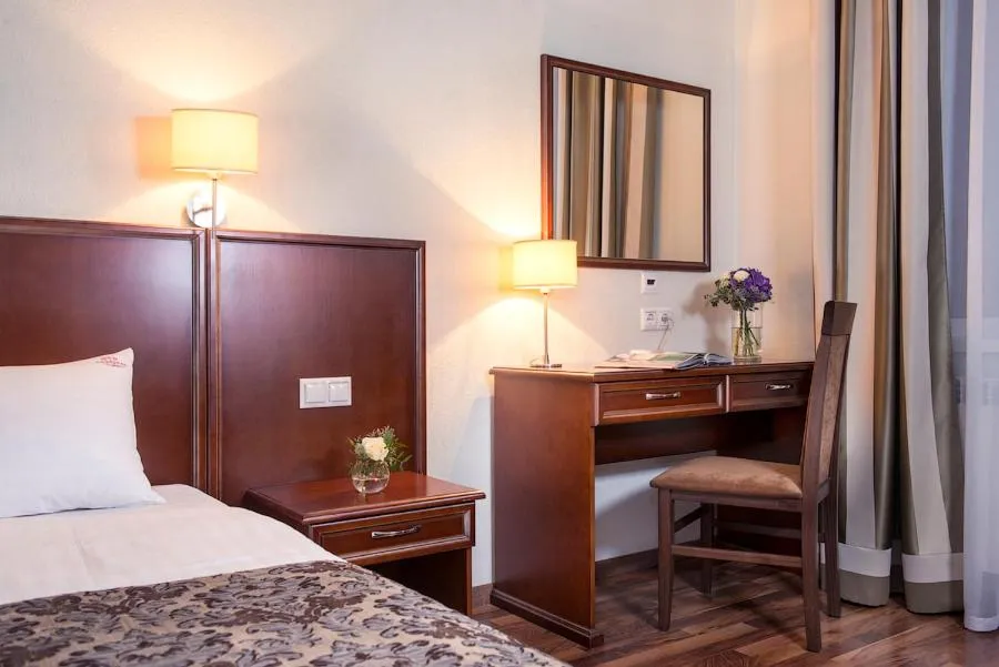 Seating area, Bed in Greguar Hotel by UHM