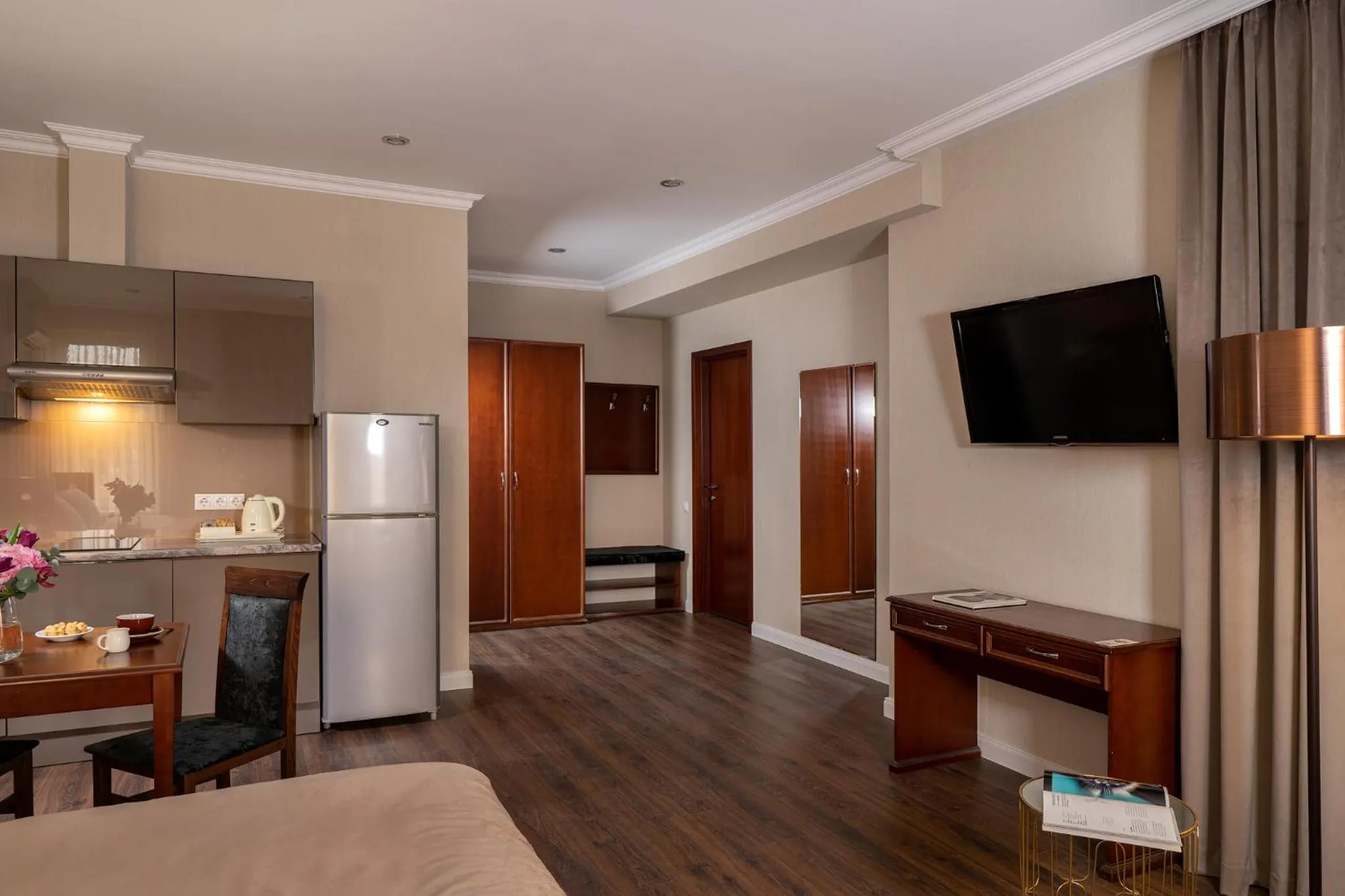 TV and multimedia in Greguar Hotel by UHM