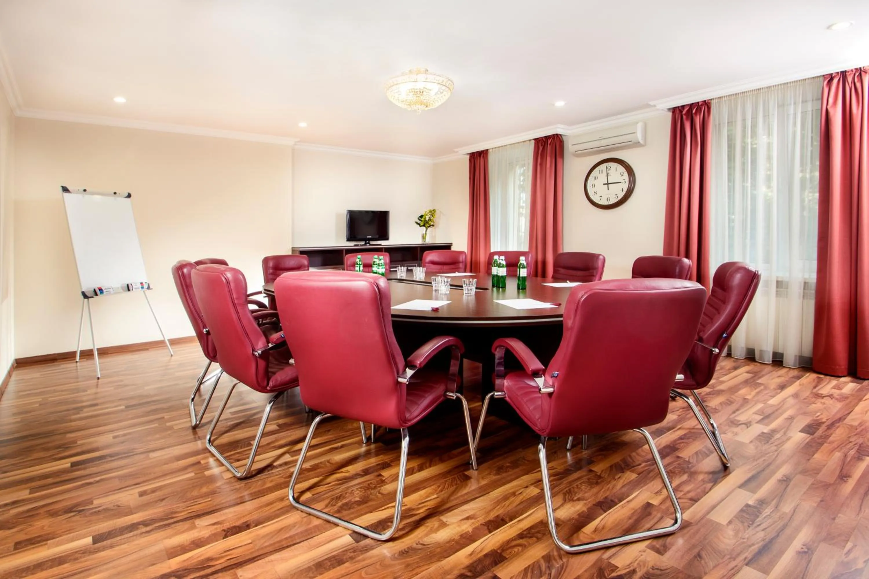 Banquet/Function facilities in Greguar Hotel by UHM