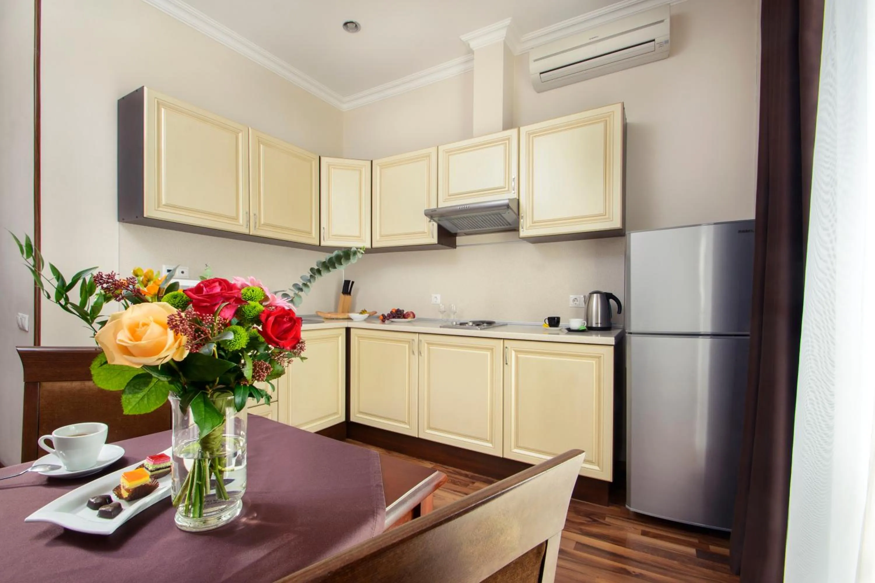 Kitchen or kitchenette in Greguar Hotel by UHM