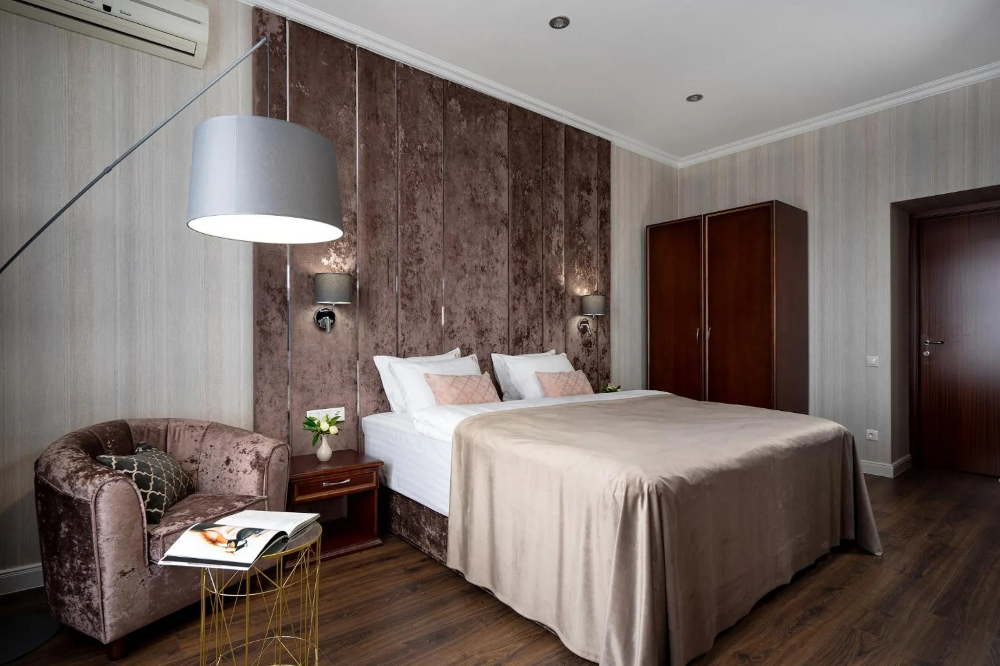 Bed in Greguar Hotel by UHM