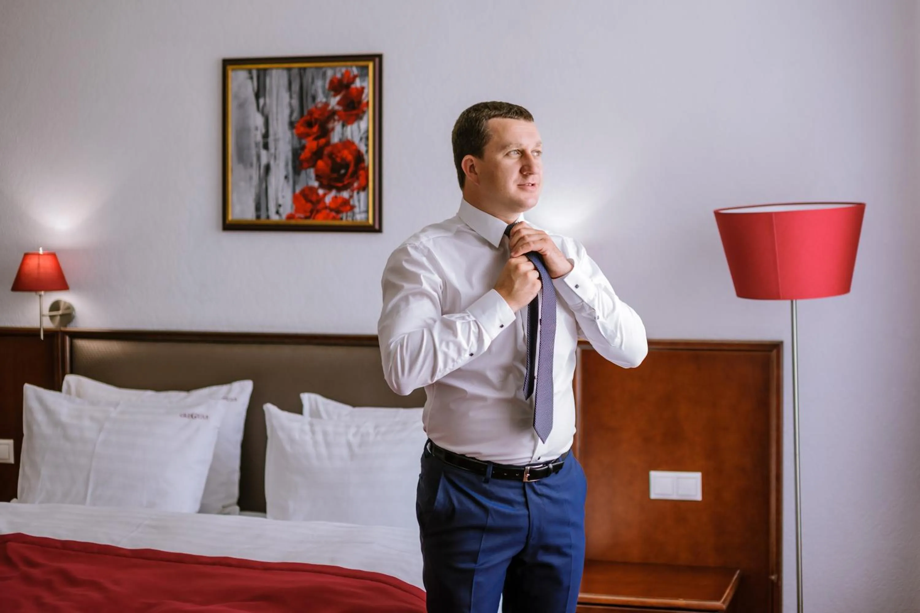 Photo of the whole room, Bed in Greguar Hotel by UHM