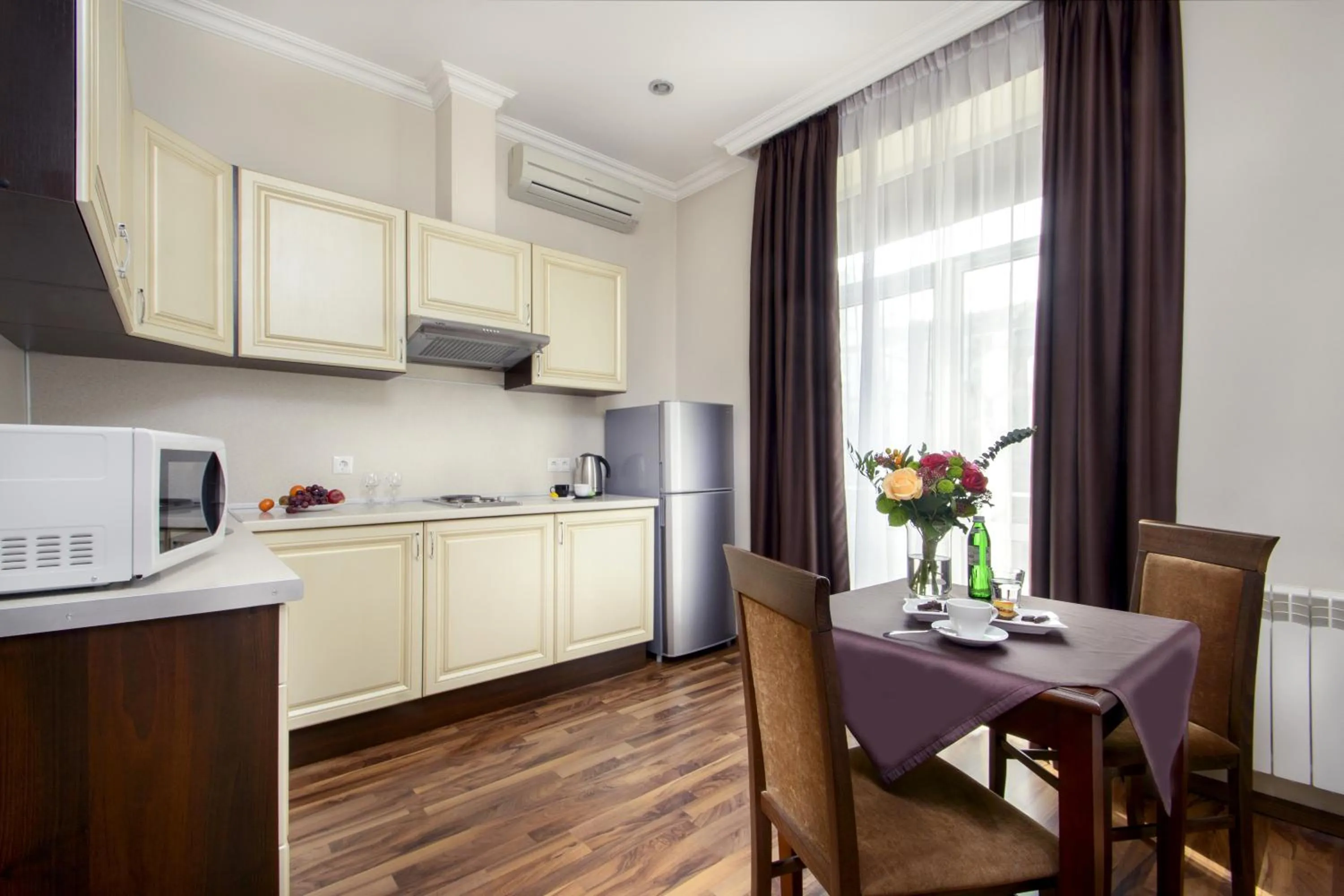 Kitchen or kitchenette in Greguar Hotel by UHM