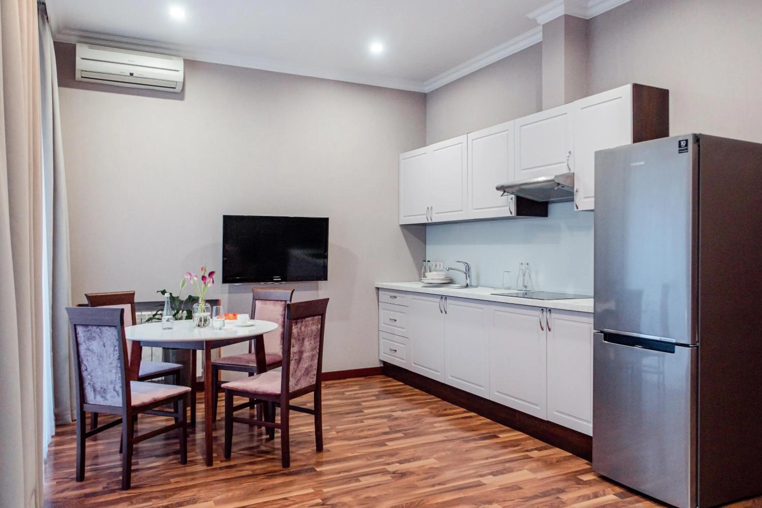 Kitchen or kitchenette in Greguar Hotel by UHM