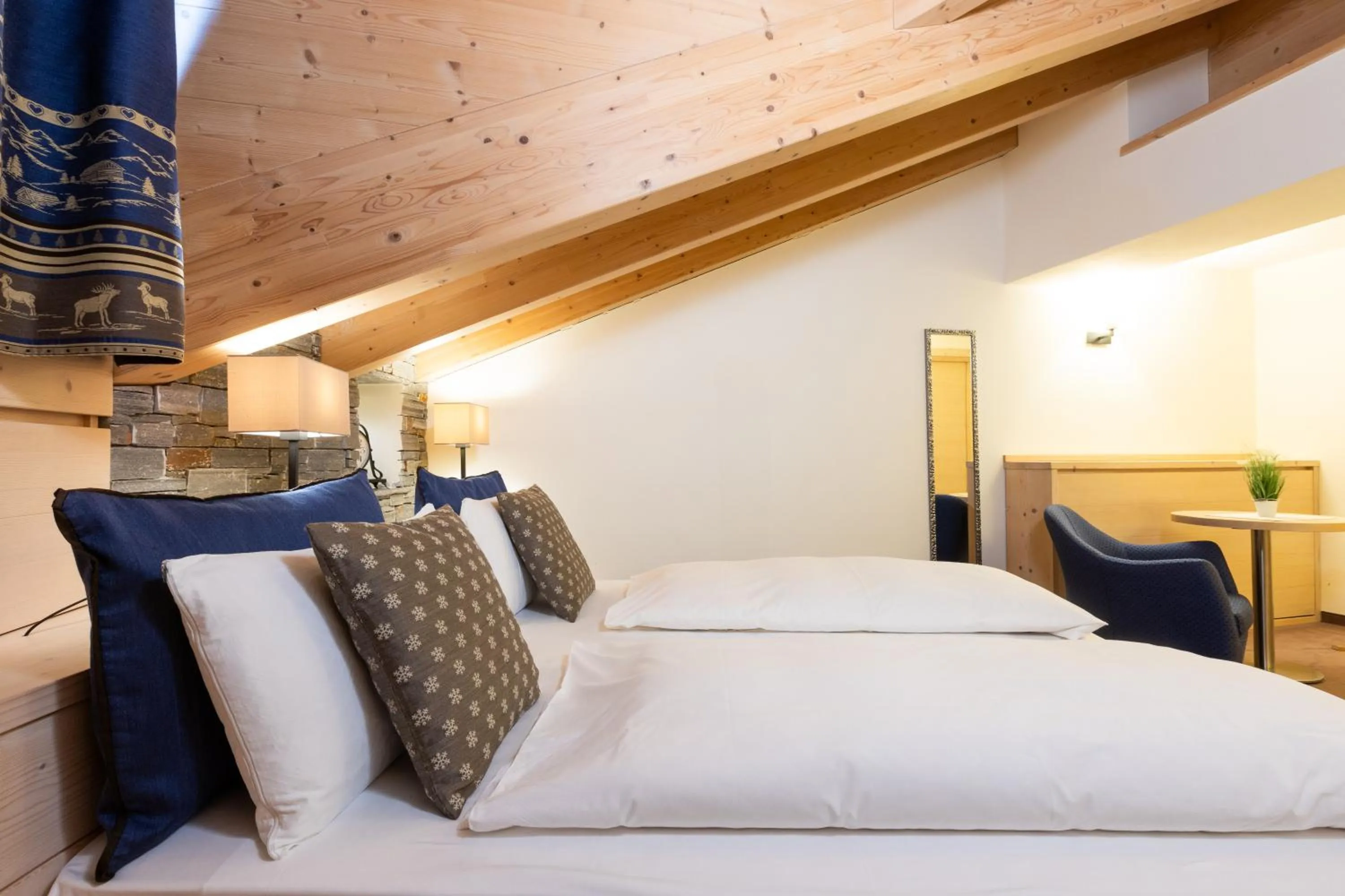 Bedroom, Bed in Hotel Cardo