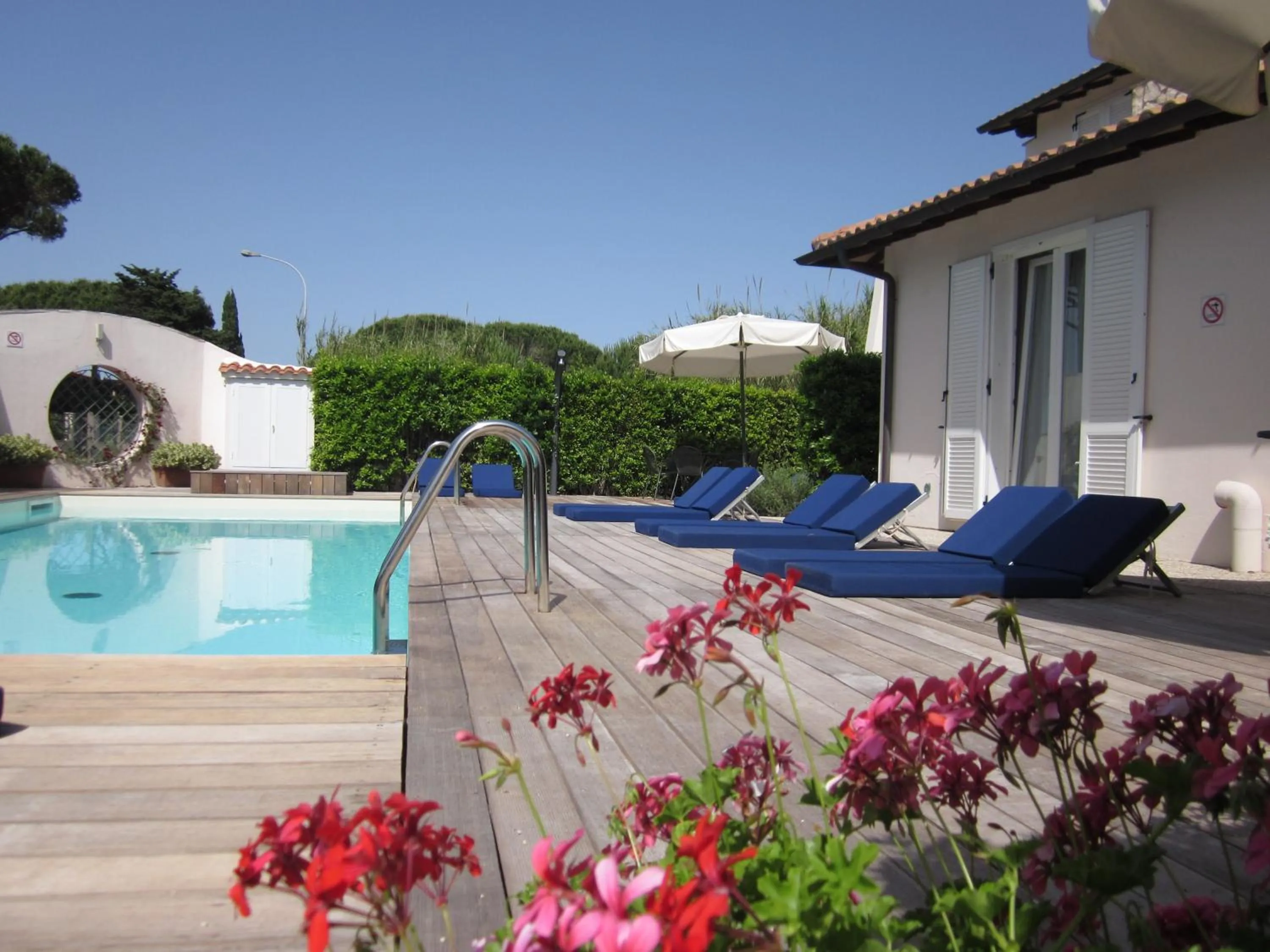 Pool view in Hotel Villa Smeraldo