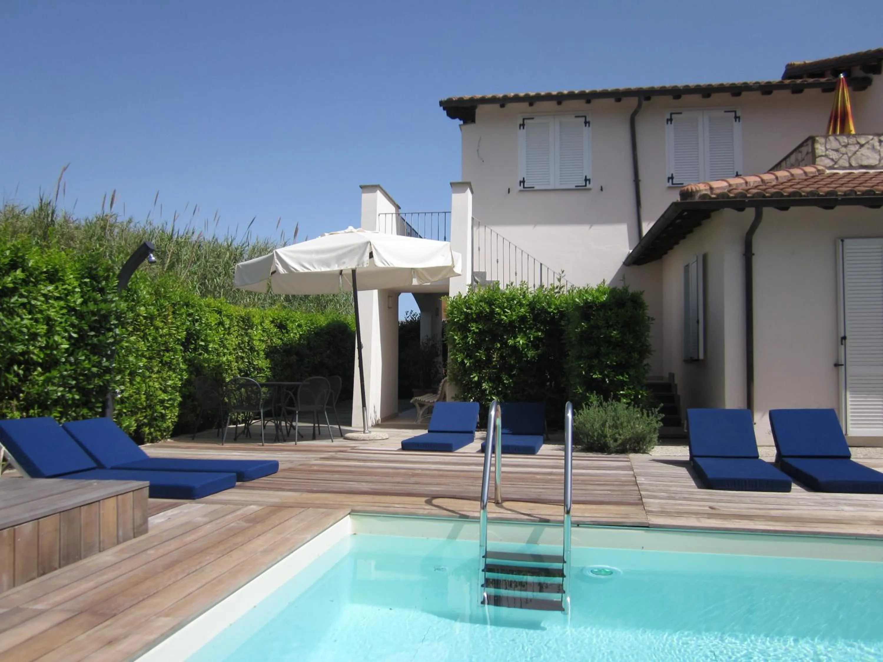 Pool view in Hotel Villa Smeraldo