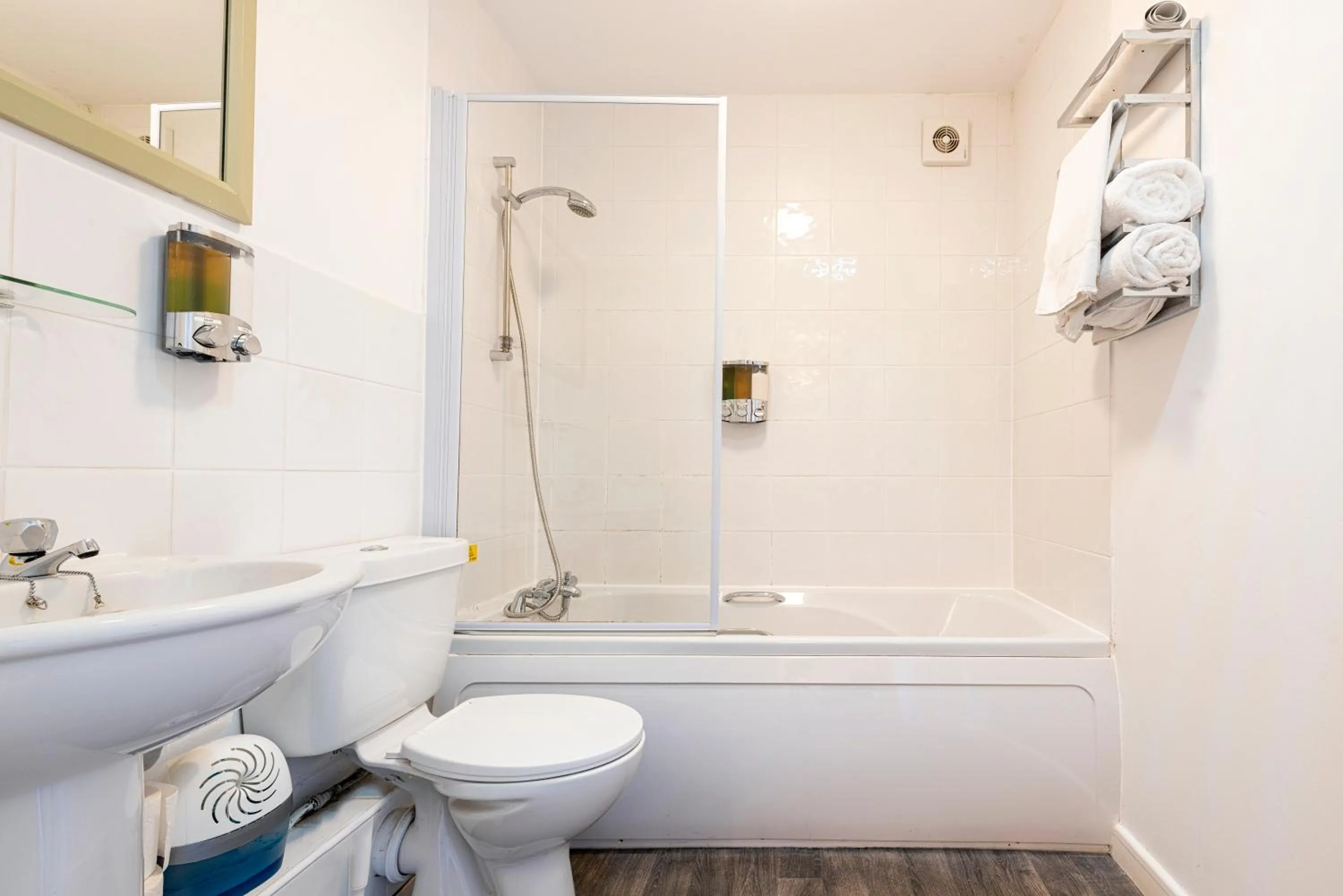 Bathroom in Staunton Arms