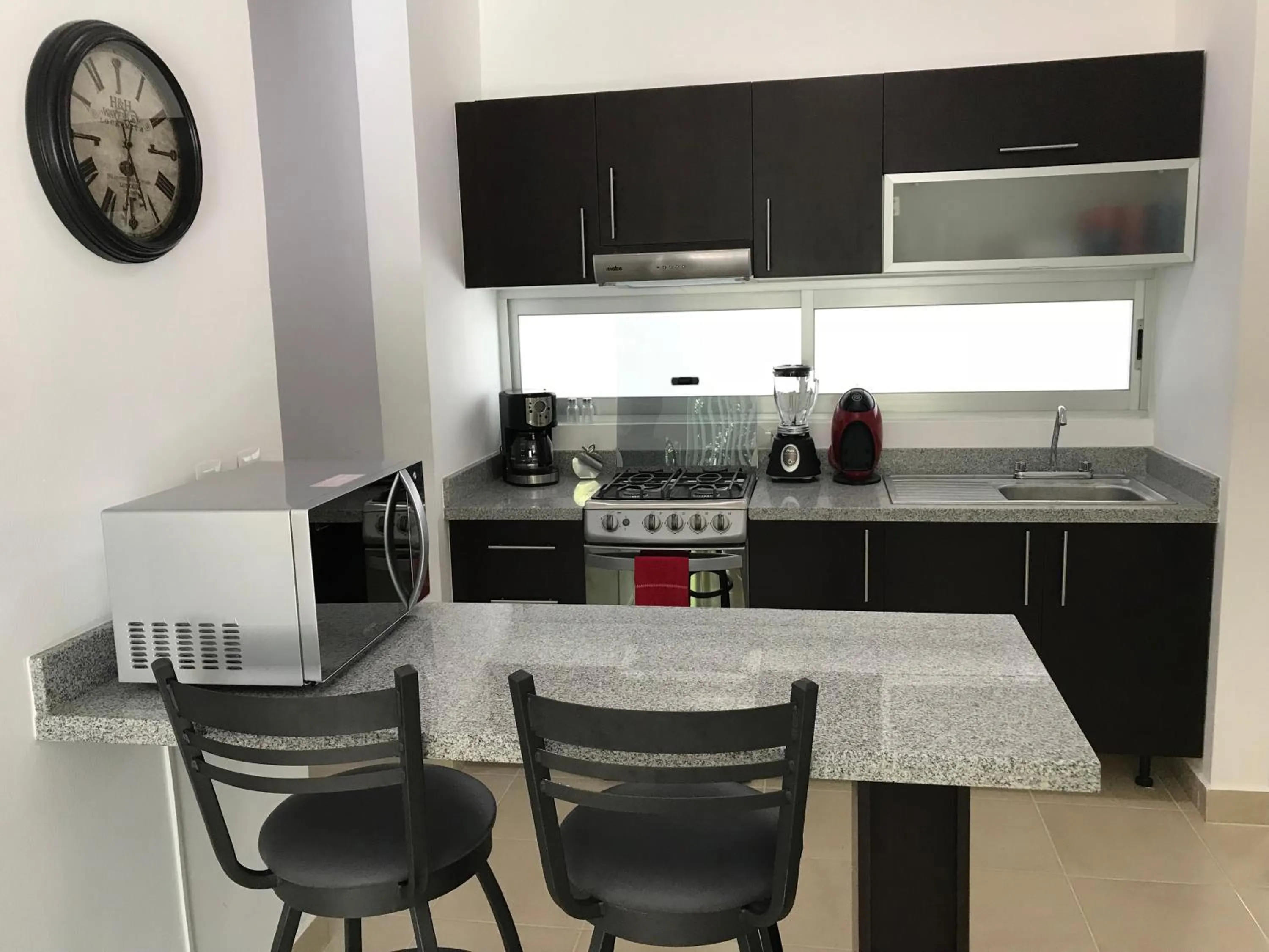 Kitchen or kitchenette in Beach Haus-Punta Estrella