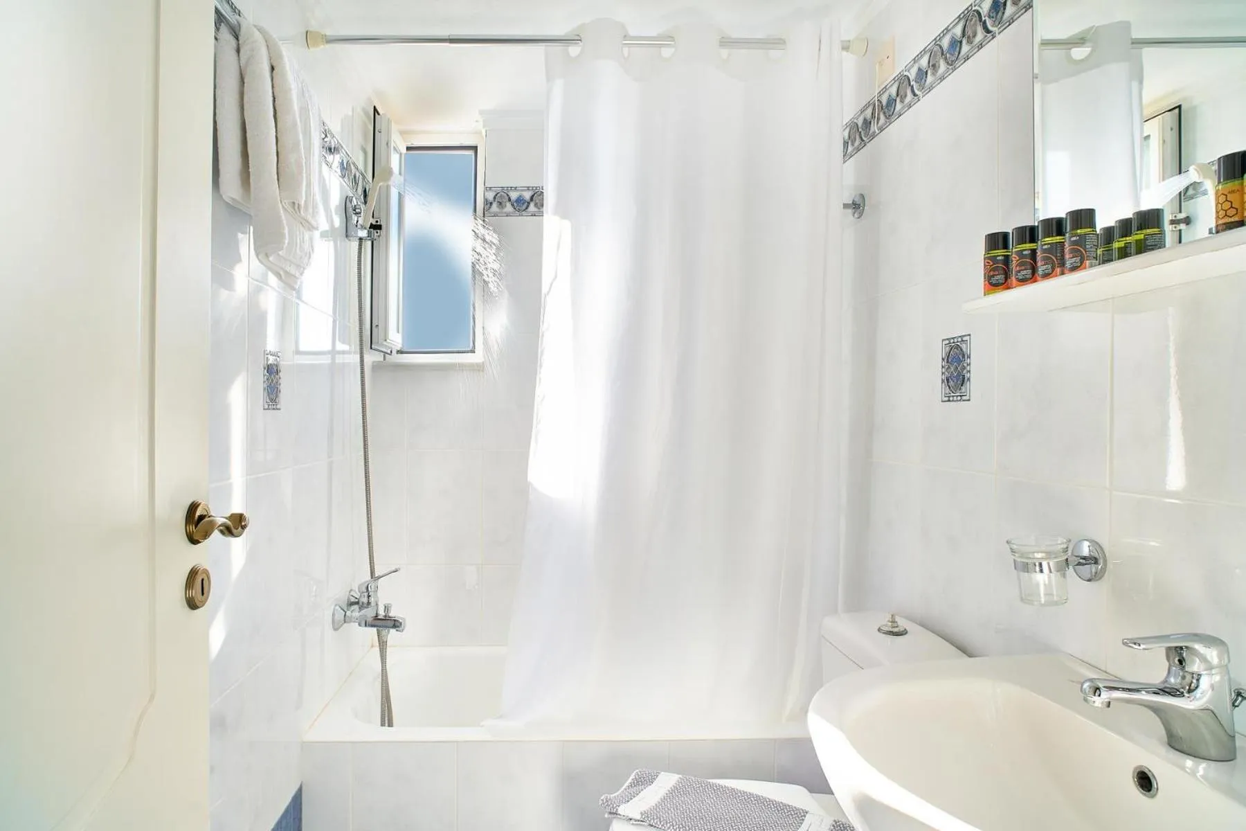 Shower in Solon Apartments