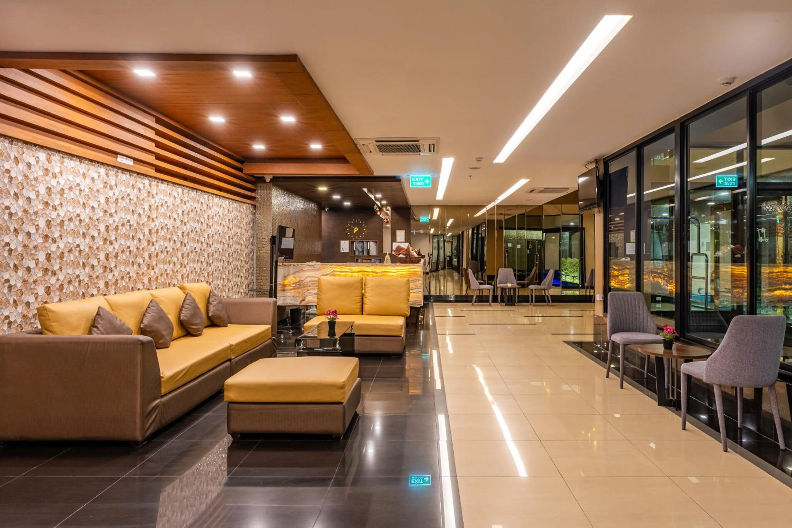 Lobby or reception in LawinTa Hotel Pattaya