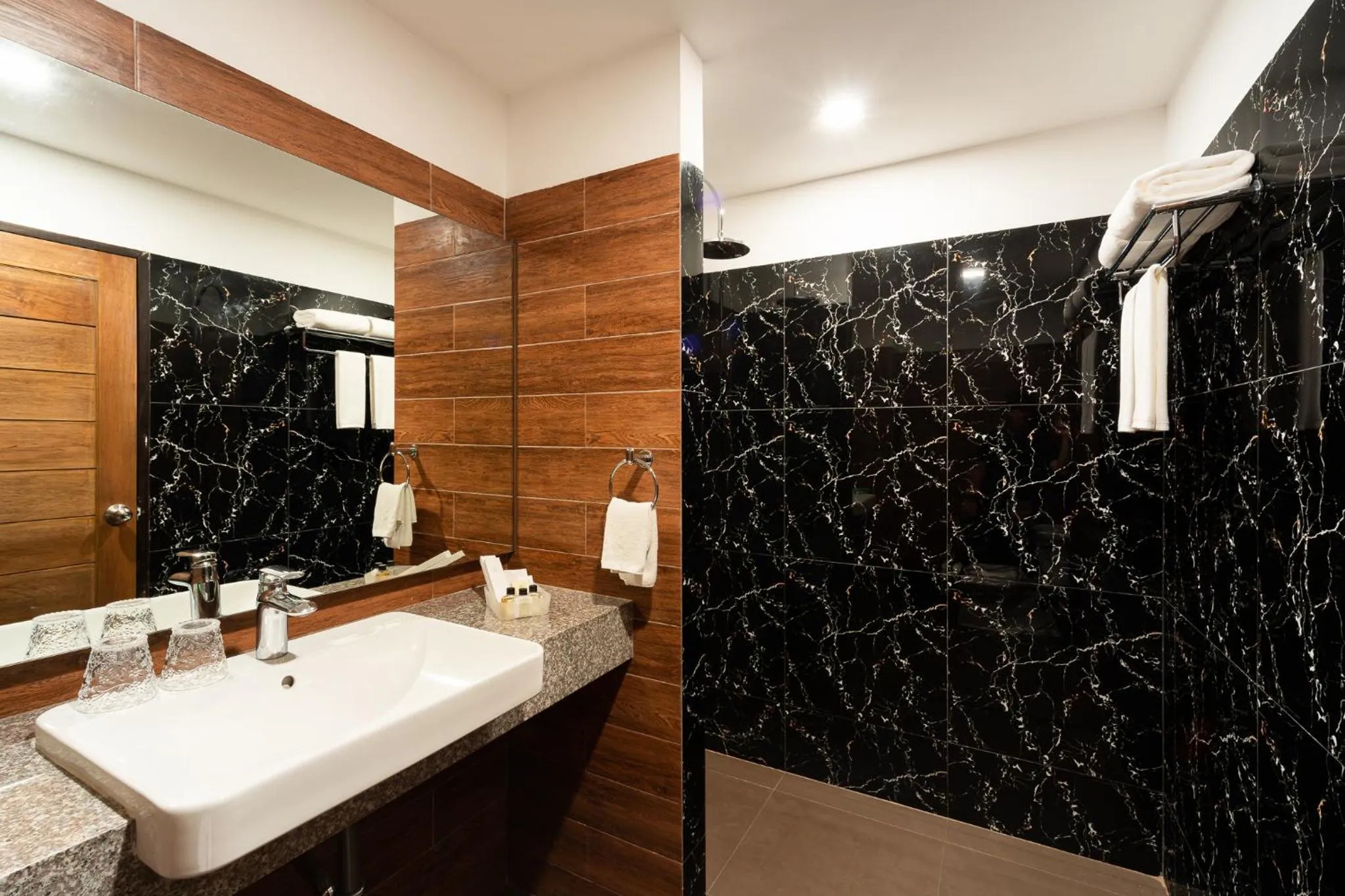 Toilet in LawinTa Hotel Pattaya