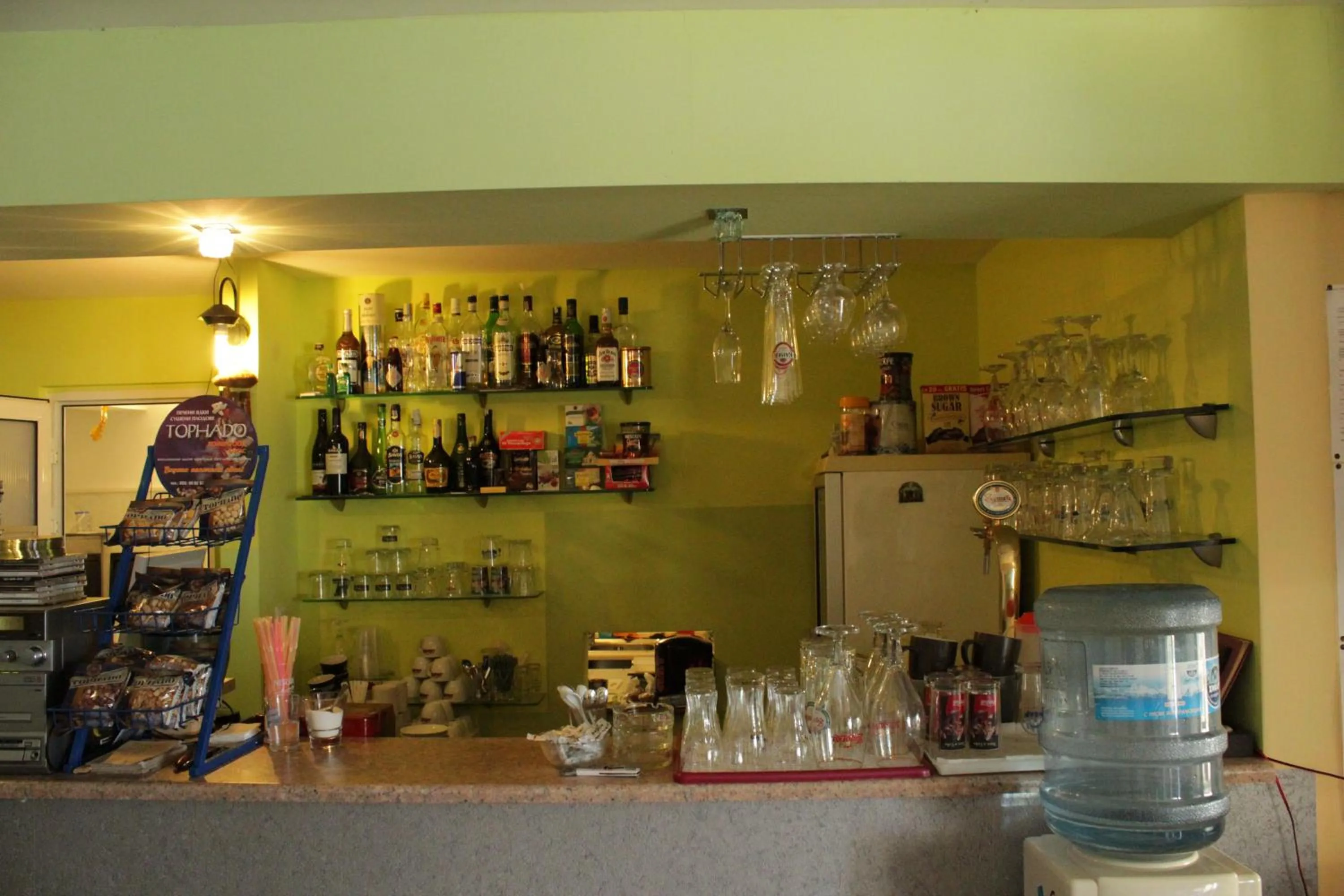 Restaurant/places to eat in Barex Family Hotel