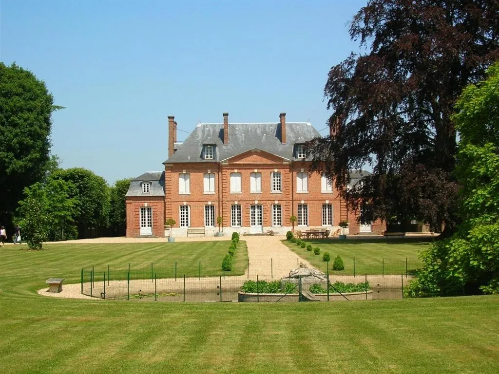 Property building in Chateau d' Emalleville