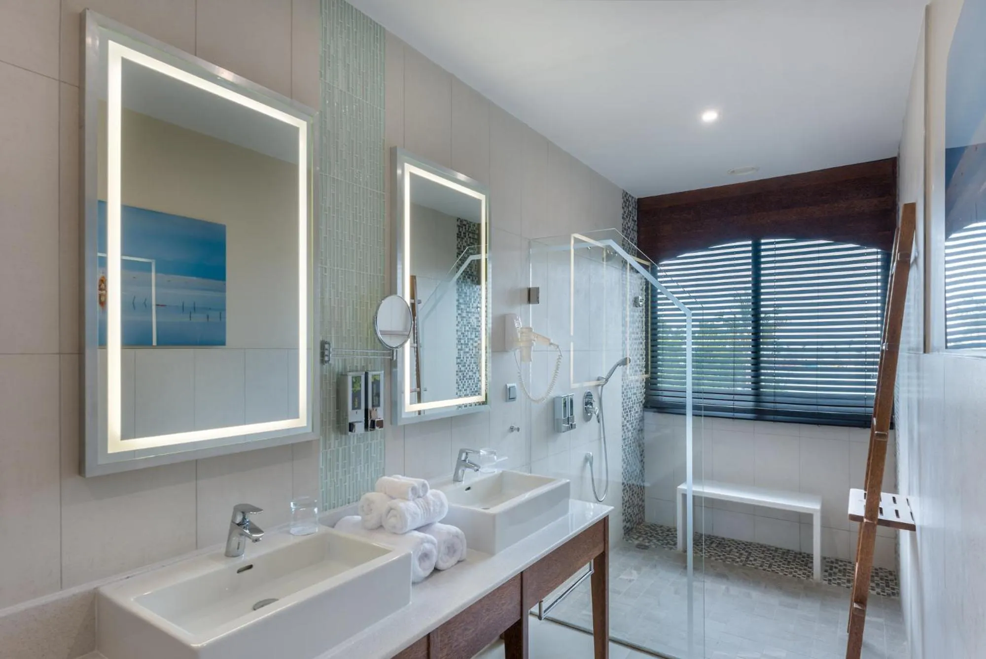 Shower in Hotel Verde Zanzibar - Azam Luxury Resort and Spa - Dry Hotel