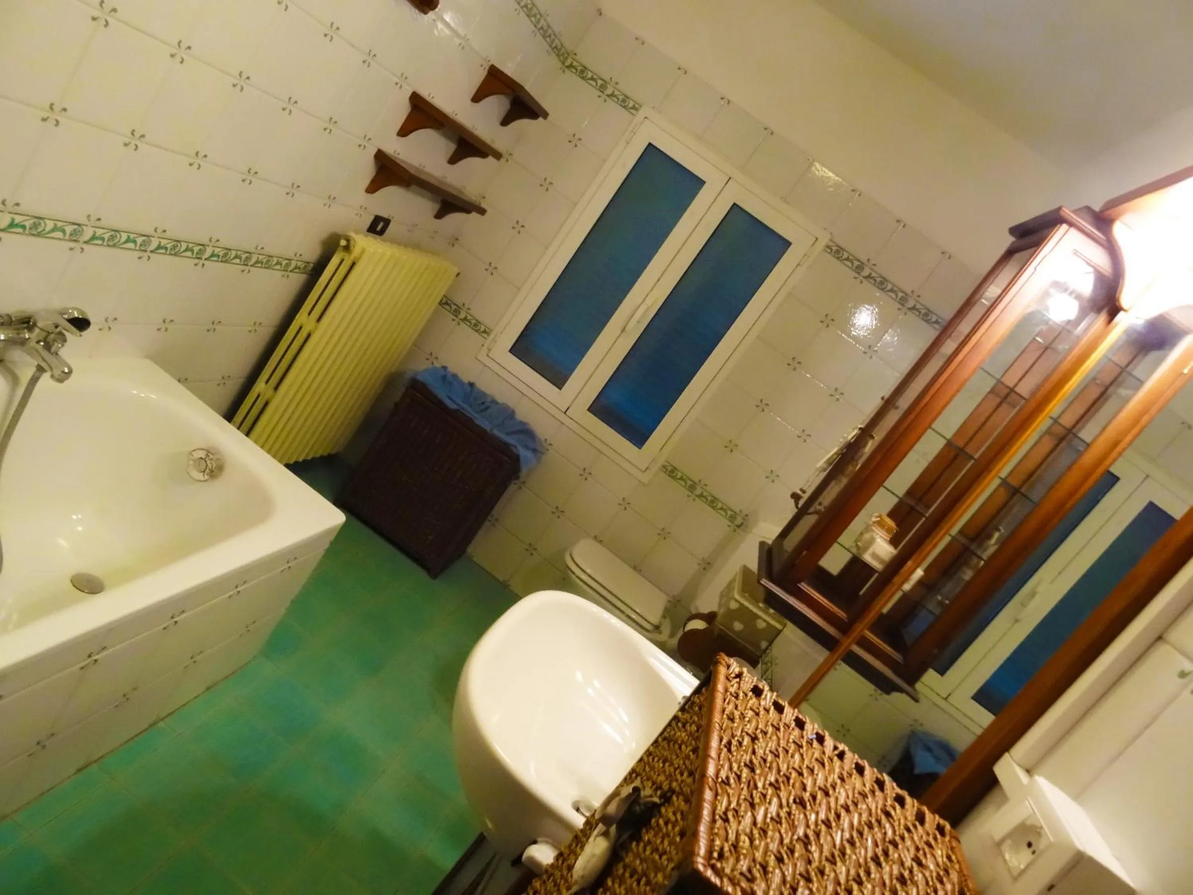 Bathroom in La Celestina