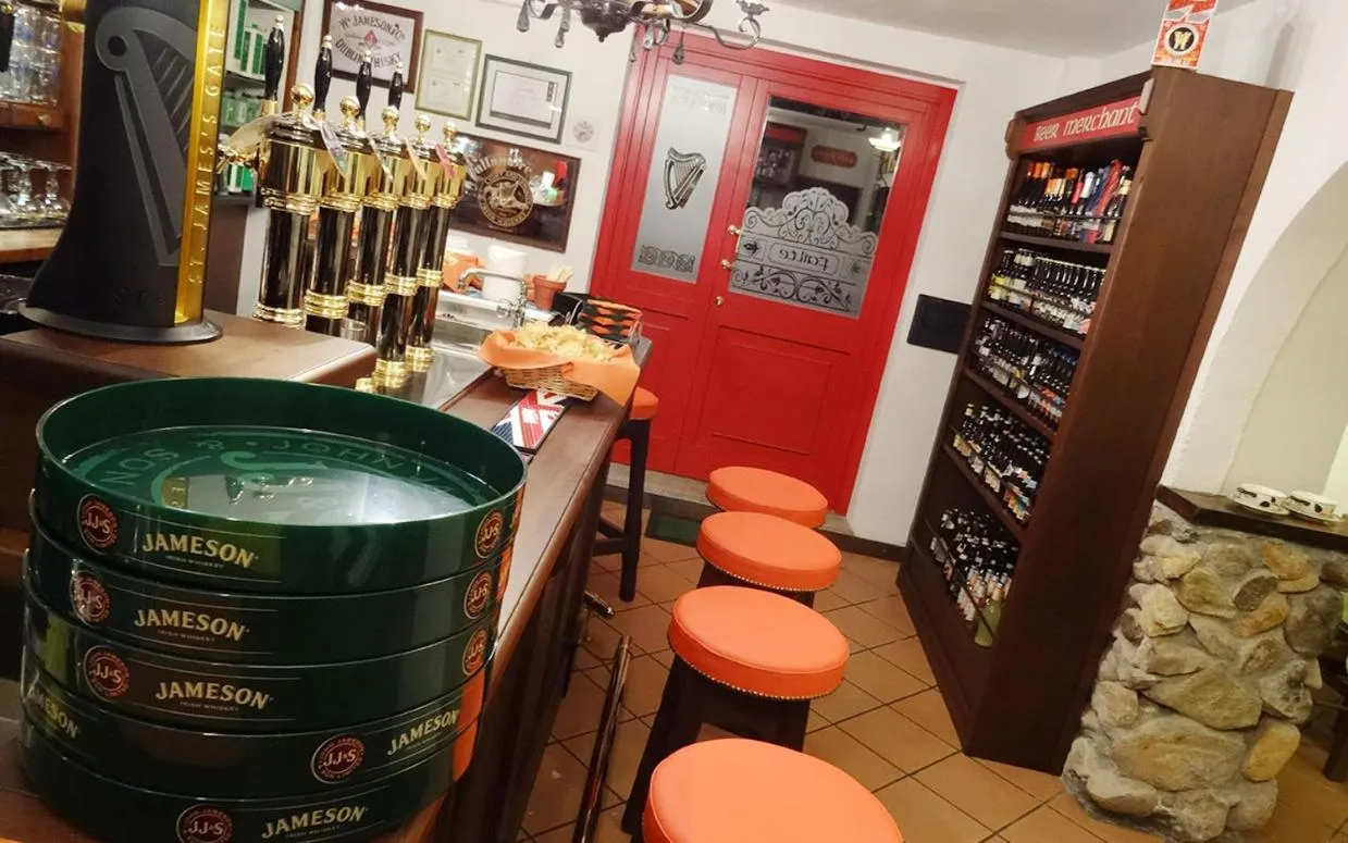 Restaurant/places to eat in La Celestina