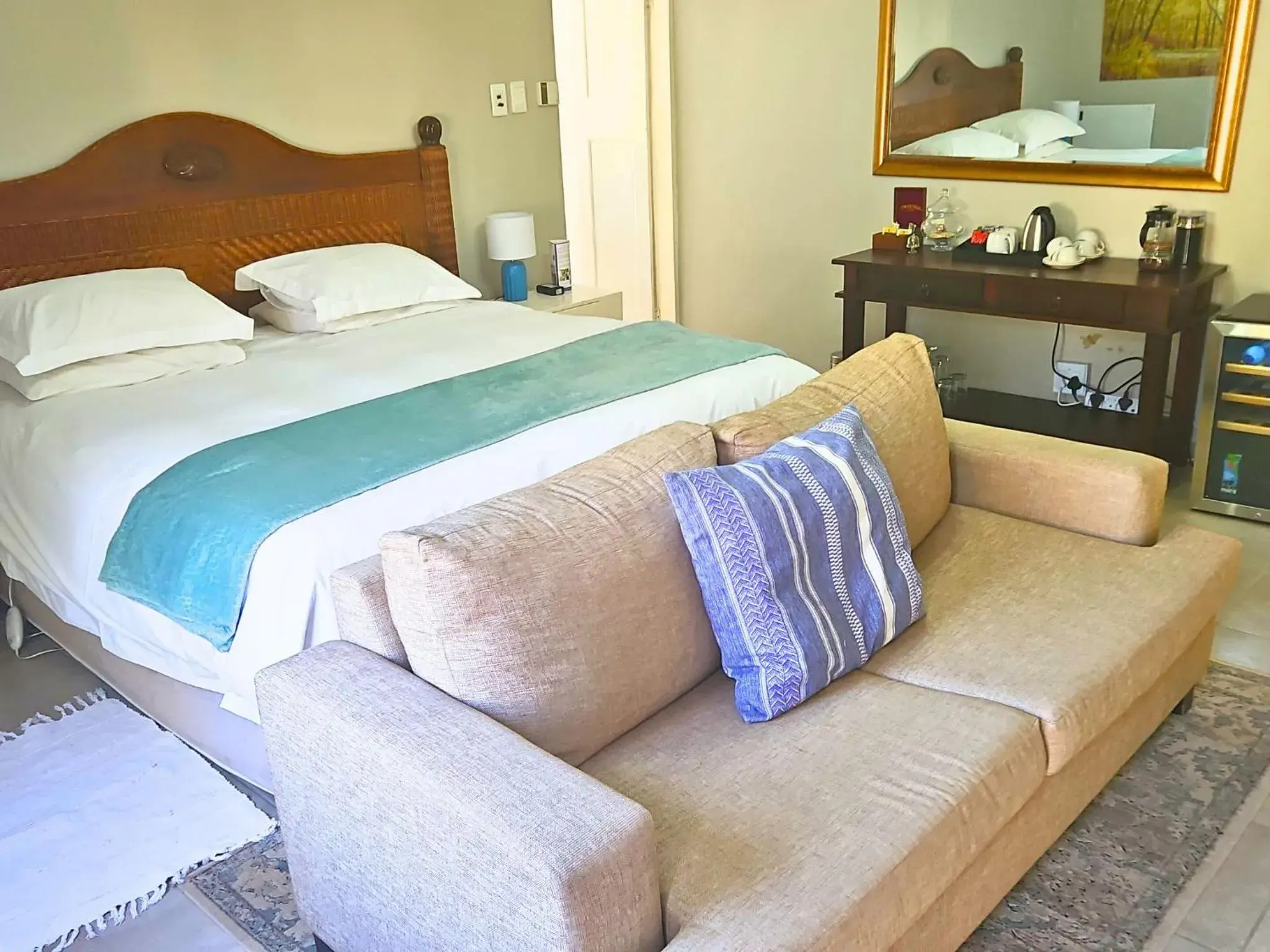 Standard Queen Room in The Browns' Luxury Suites & Cottage Standard Queen Room in The Browns' Luxury Suites & Cottage