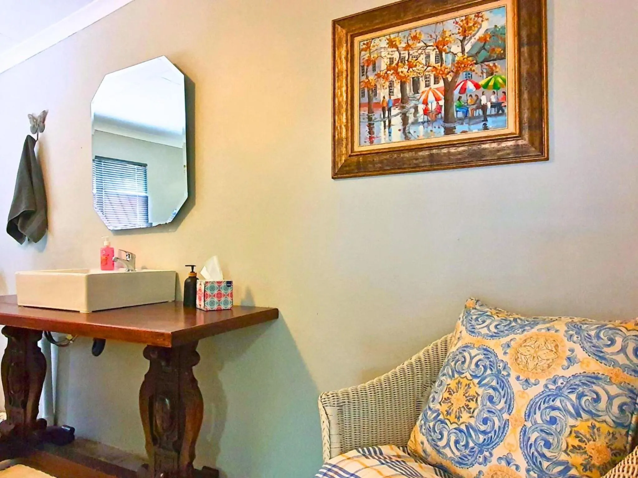 Bathroom in The Browns' Luxury Suites & Cottage