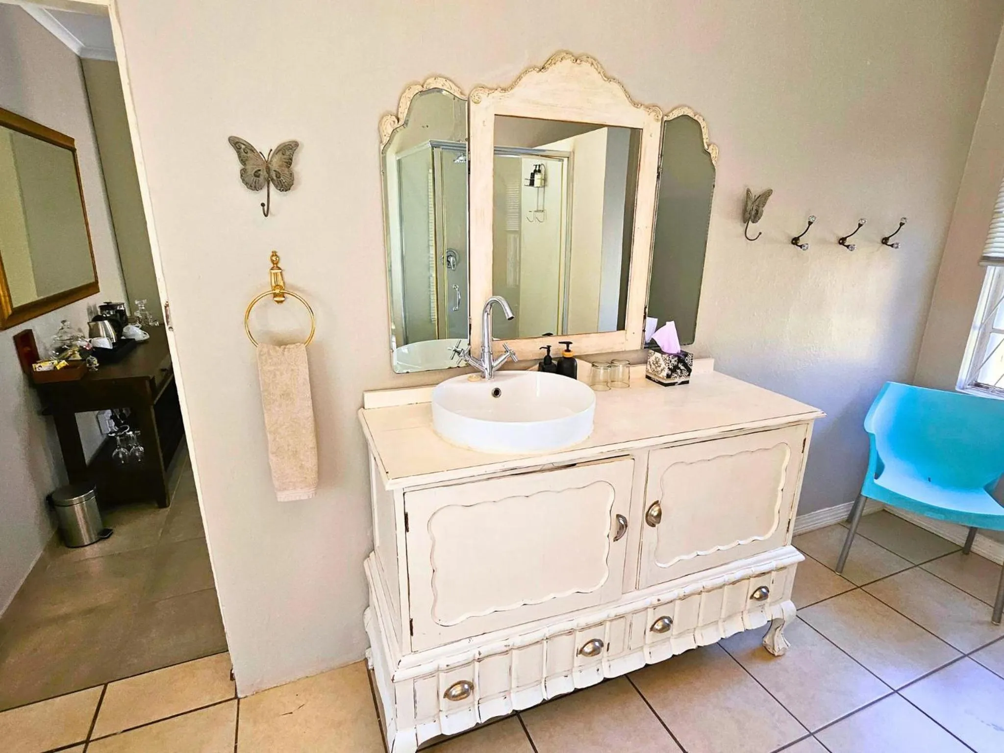 Bathroom in The Browns' Luxury Suites & Cottage