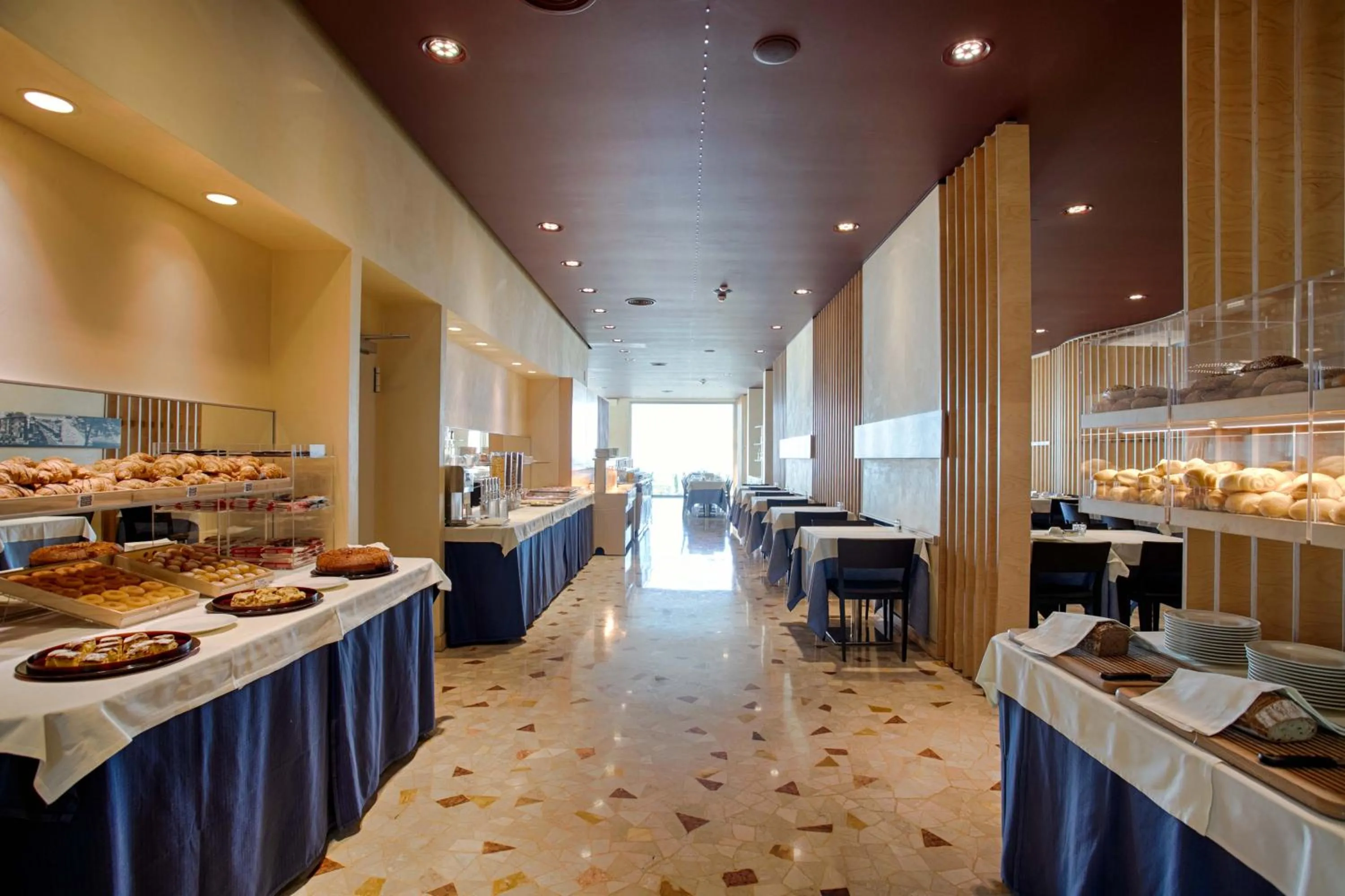 Breakfast in Hotel Ancora