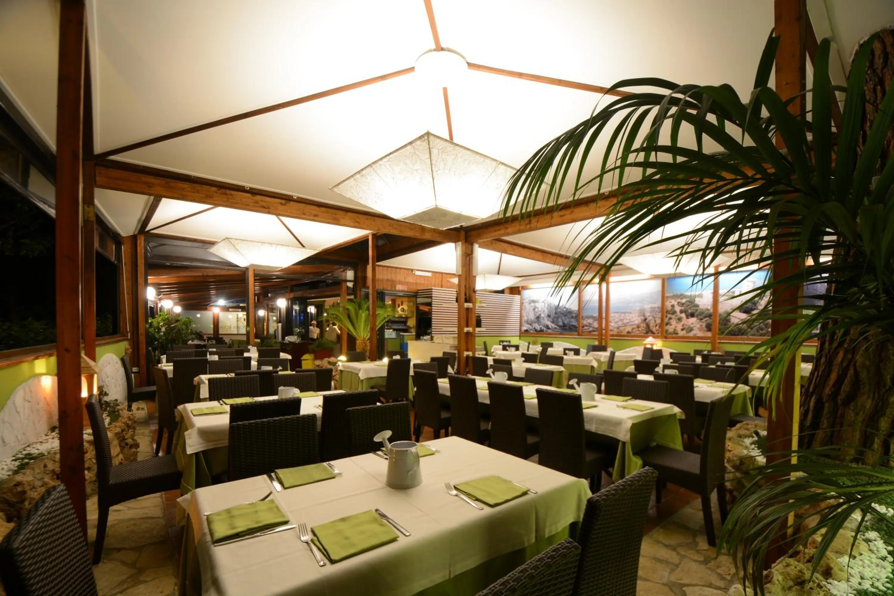 Restaurant/places to eat in Hotel Porta Rosa