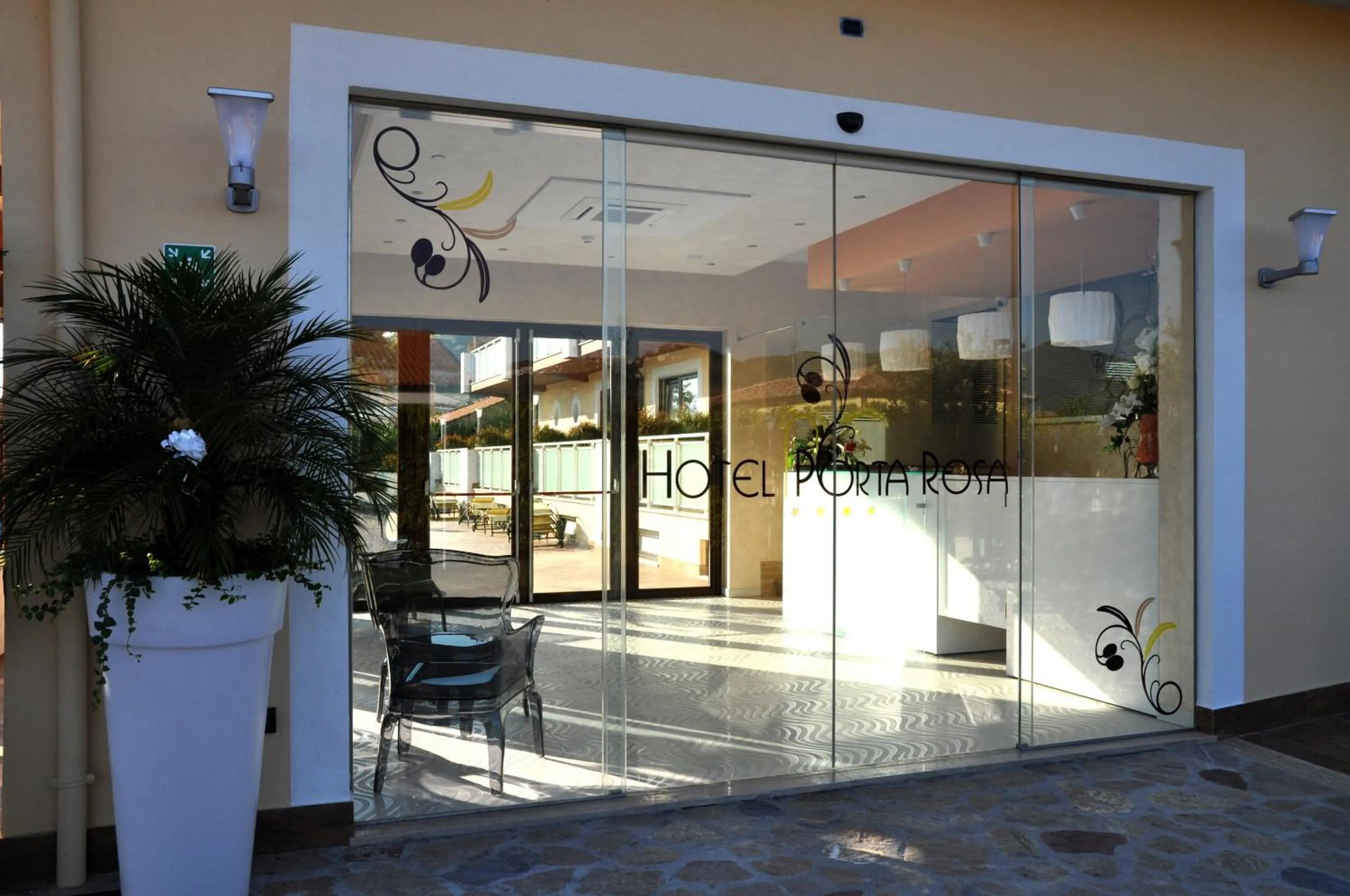 Facade/entrance in Hotel Porta Rosa