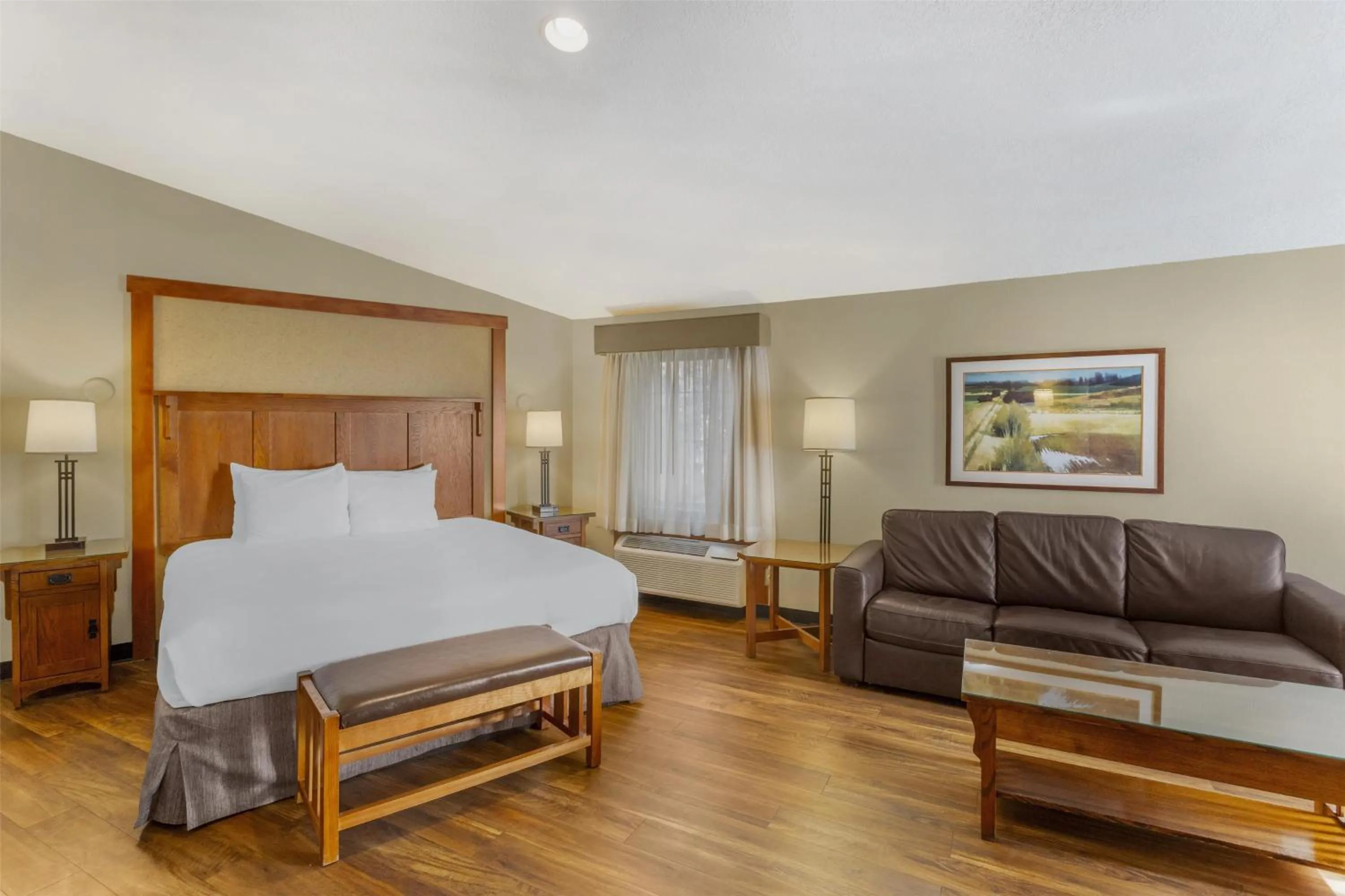 Photo of the whole room, Bed in Best Western Plus High Country Inn