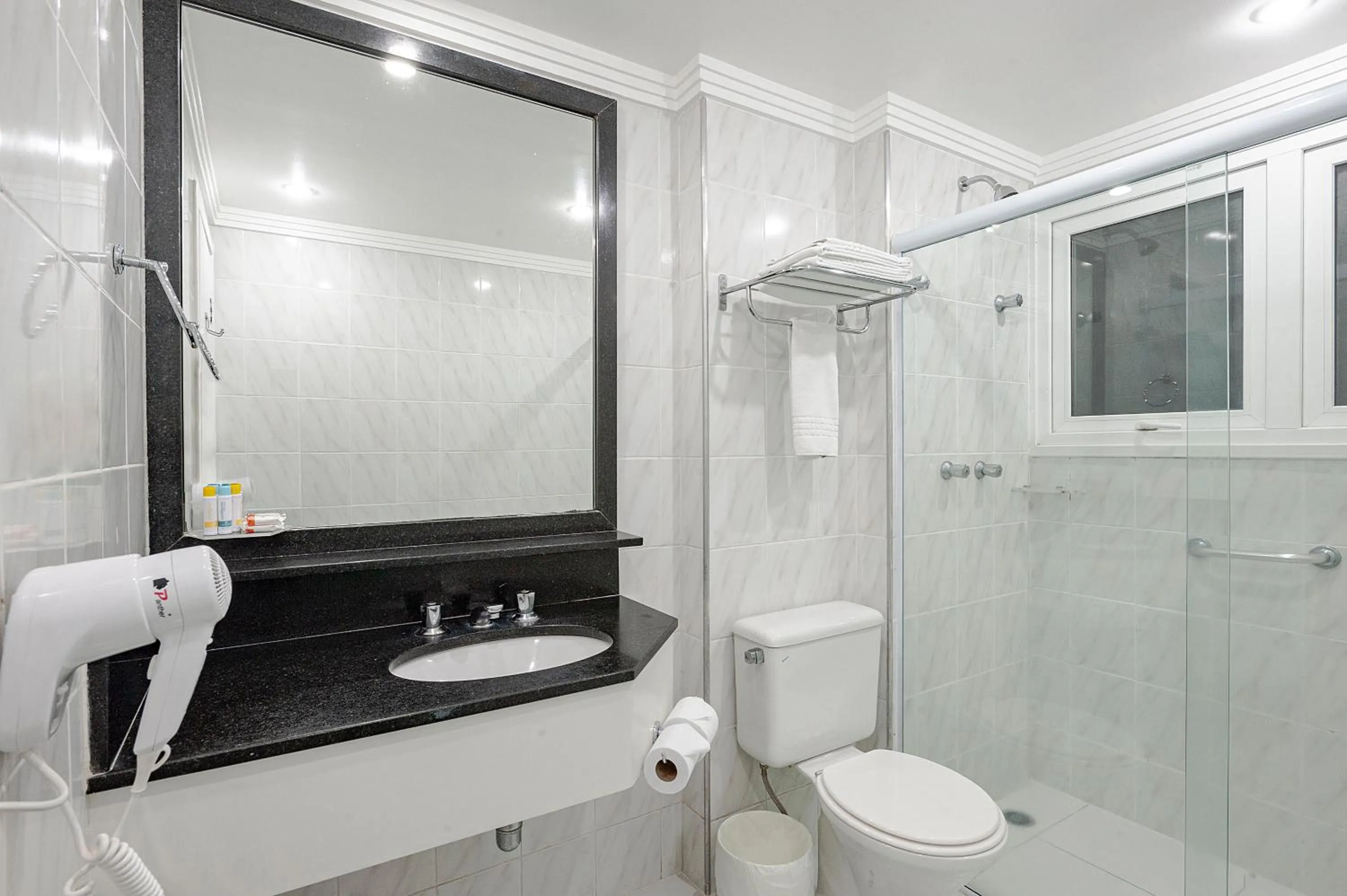 Toilet in Slim São Paulo Congonhas