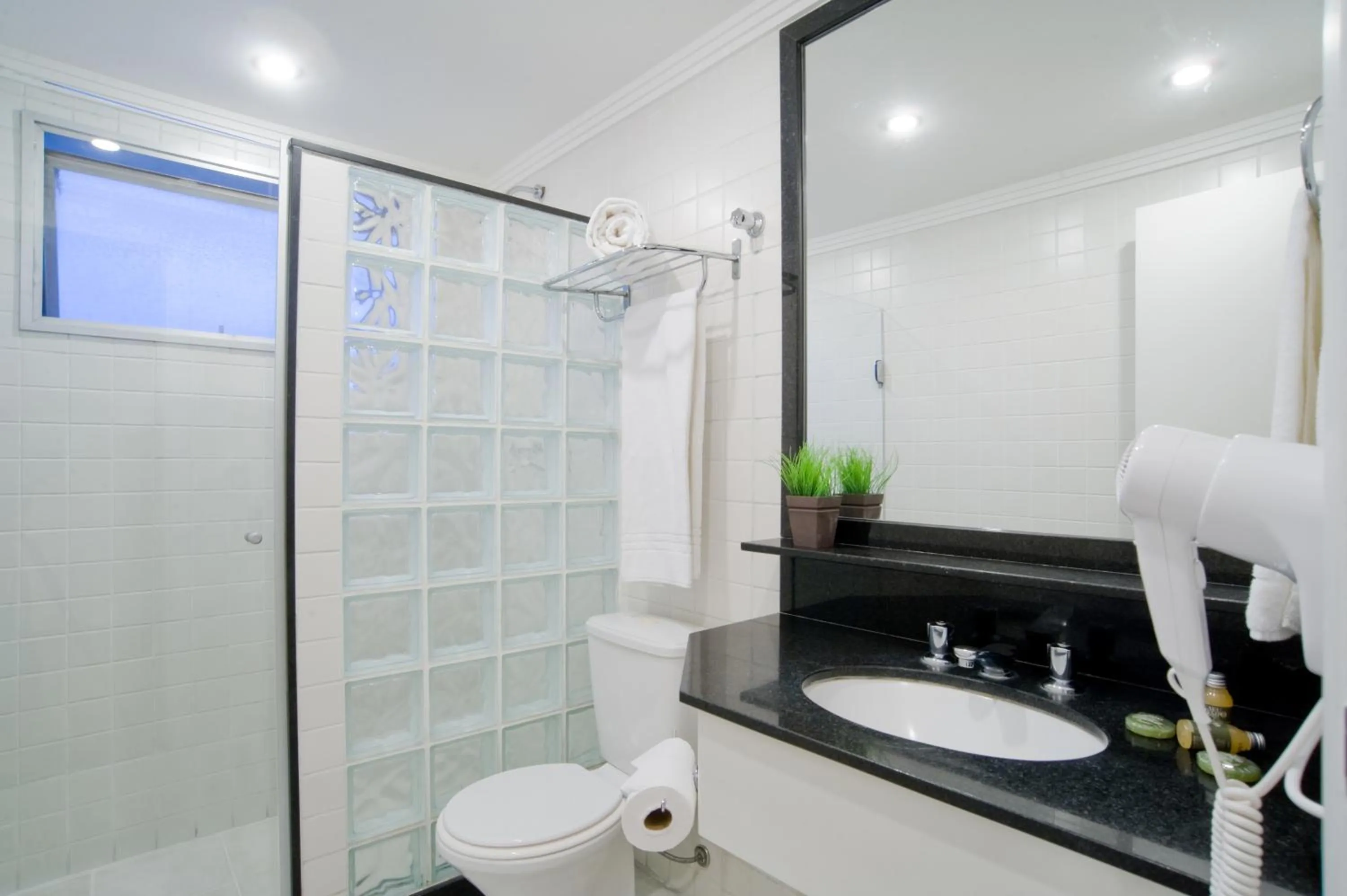 Toilet in Slim São Paulo Congonhas