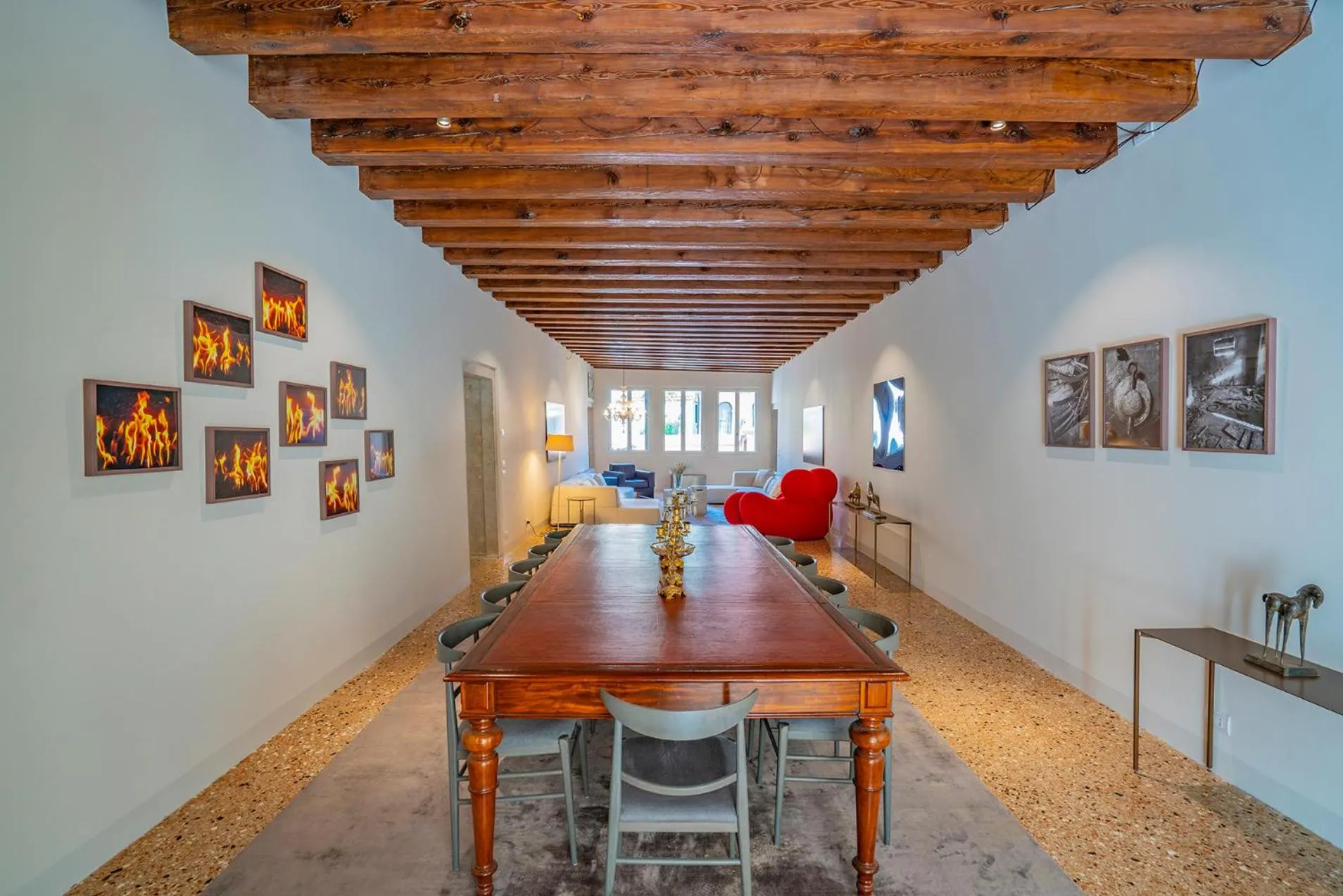Sartor Apartment with Canal View and Private Court