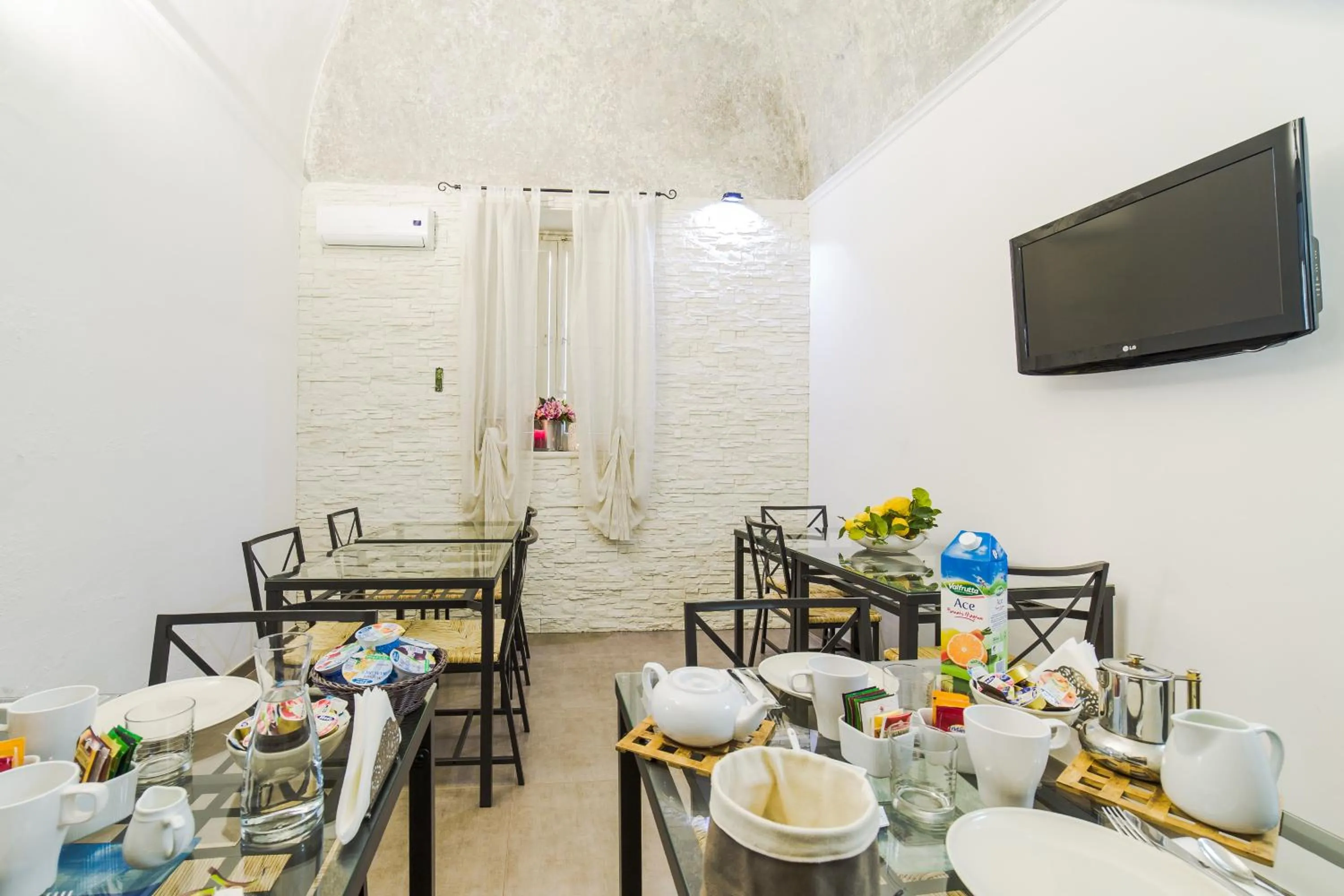 Restaurant/places to eat in B&B La Casa Di Plinio