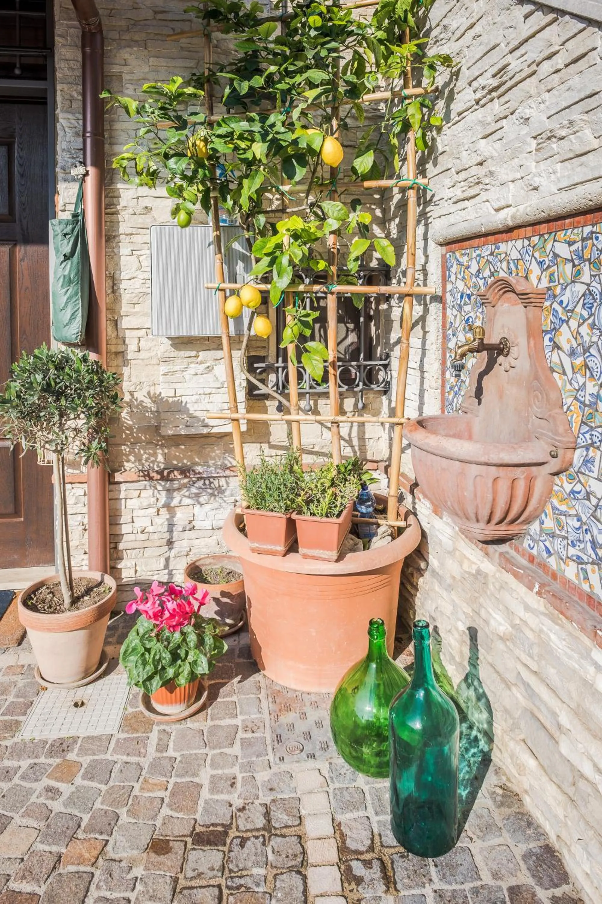Facade/entrance in B&B La Casa Di Plinio