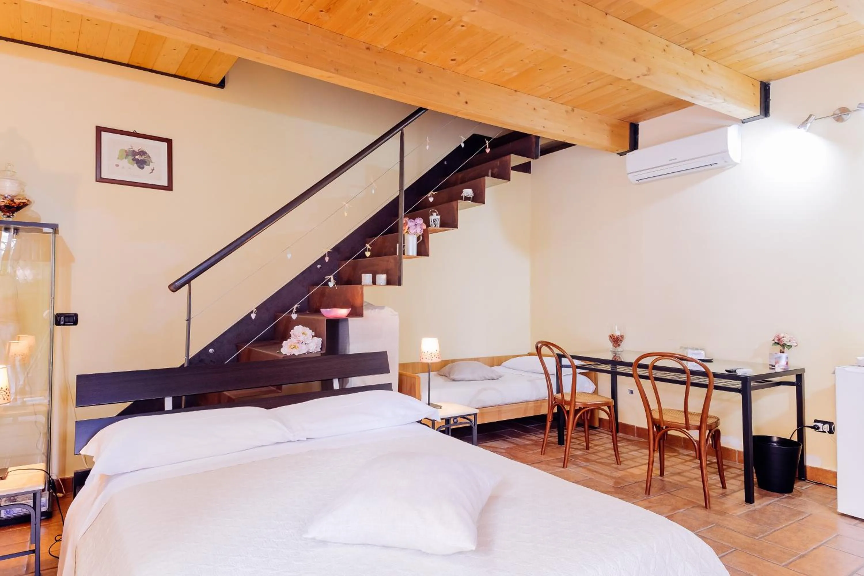 Toilet, Bed in B&B La Casa Di Plinio