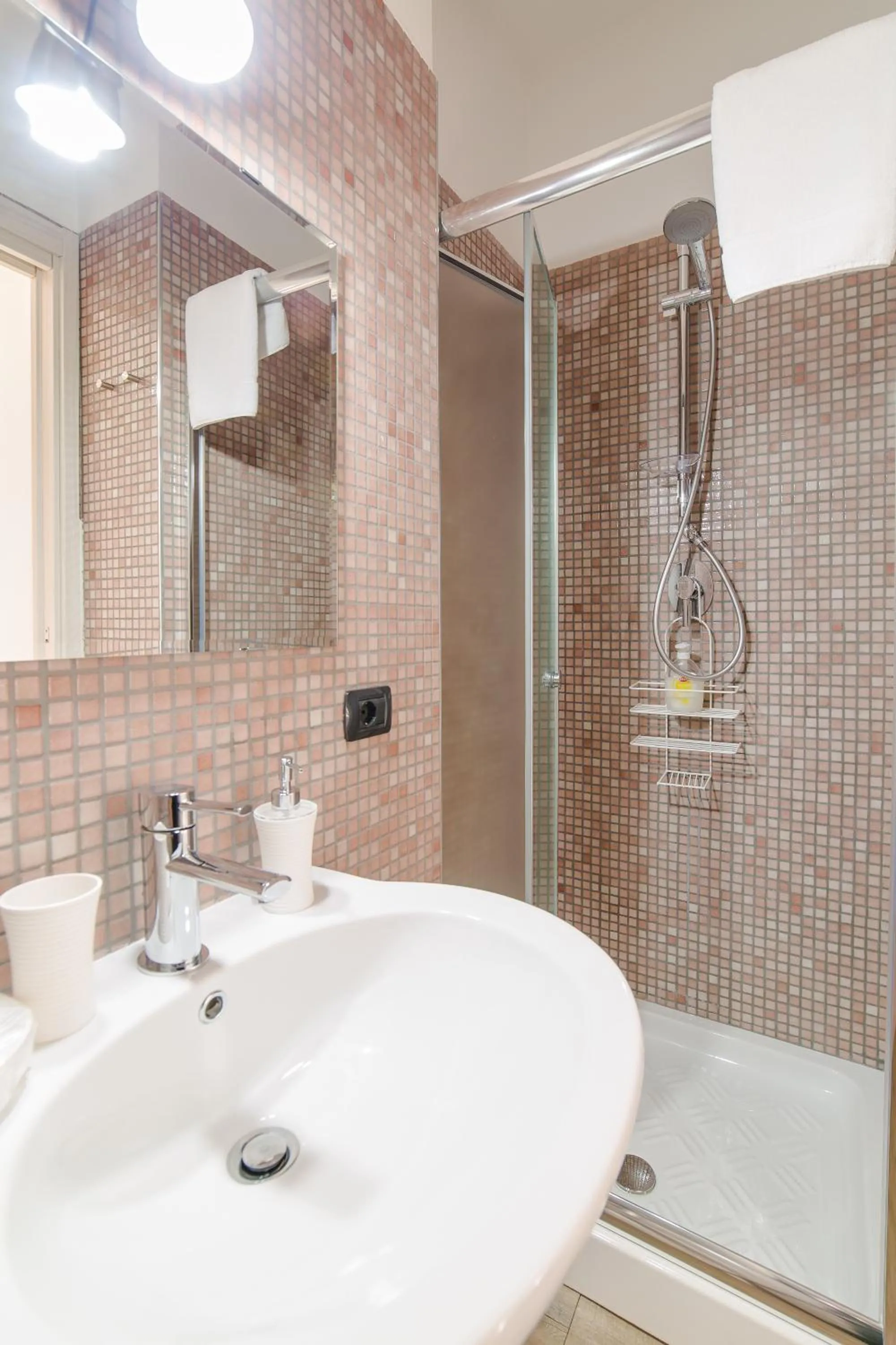 Shower in B&B La Casa Di Plinio