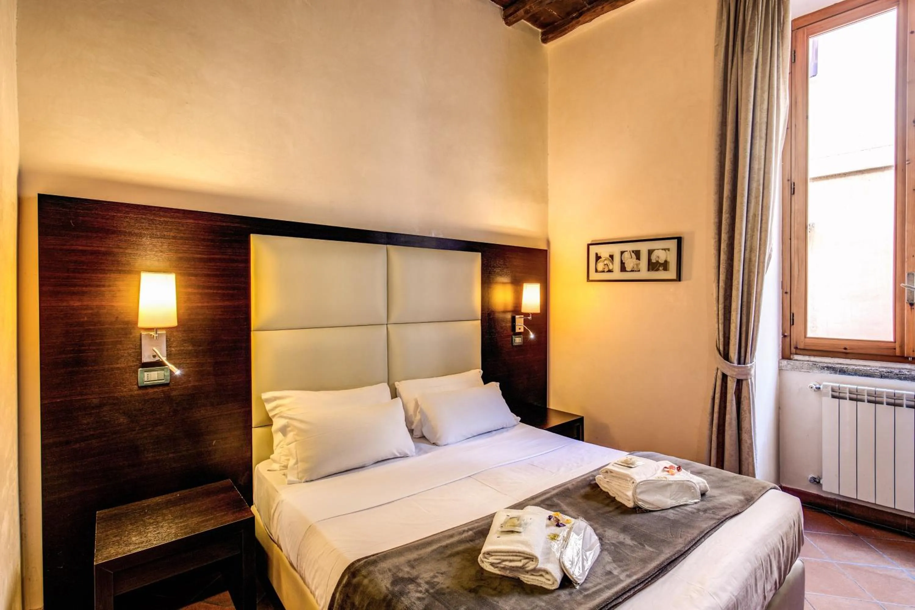 Bed in Guest House o Affittacamere Magenta Fico 2