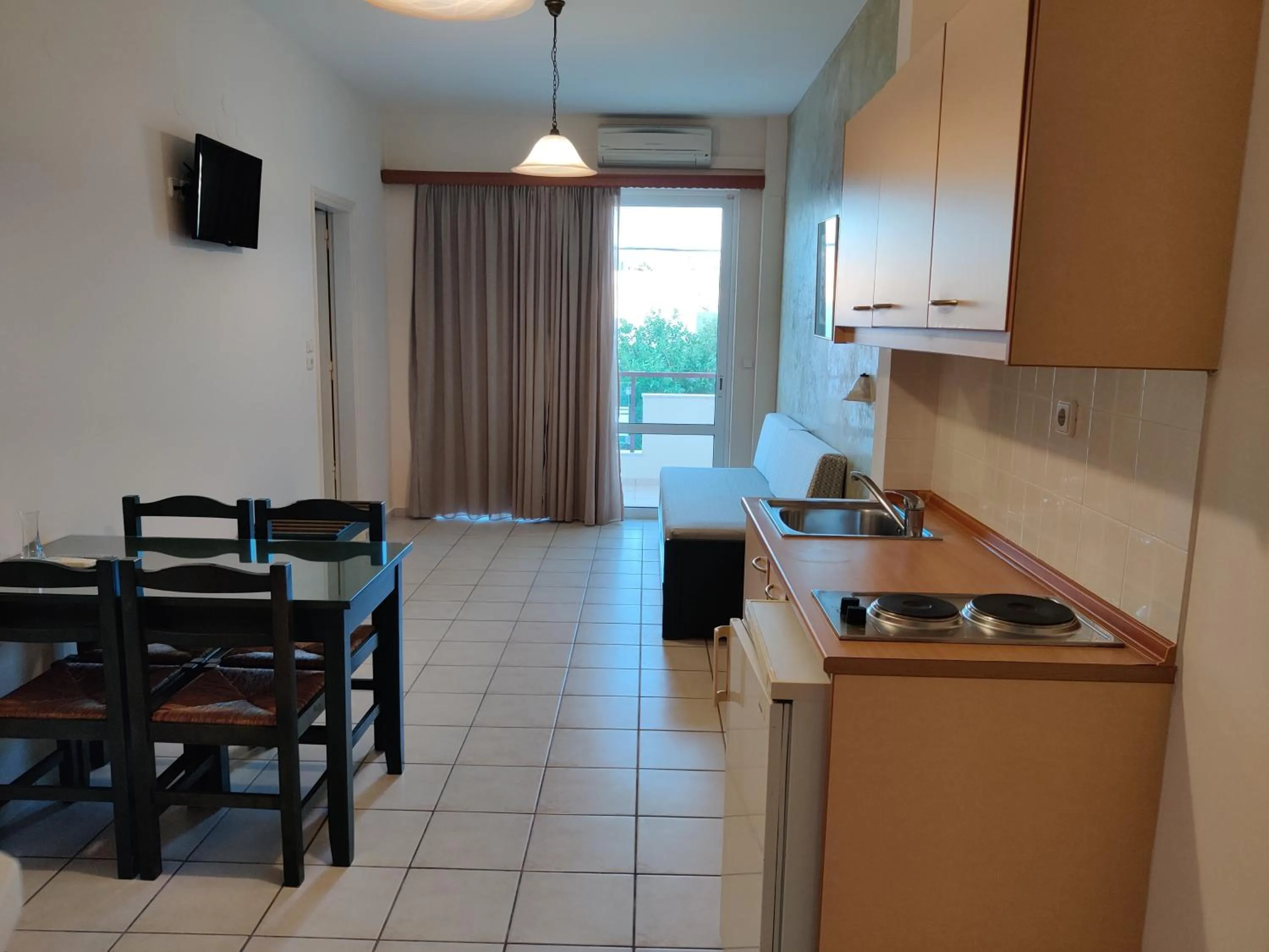 Kitchen or kitchenette in Zannis Hotel