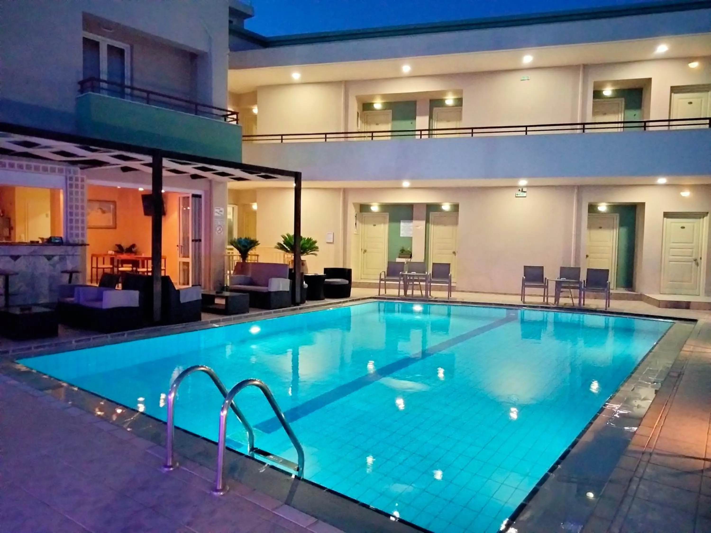 Swimming pool in Zannis Hotel