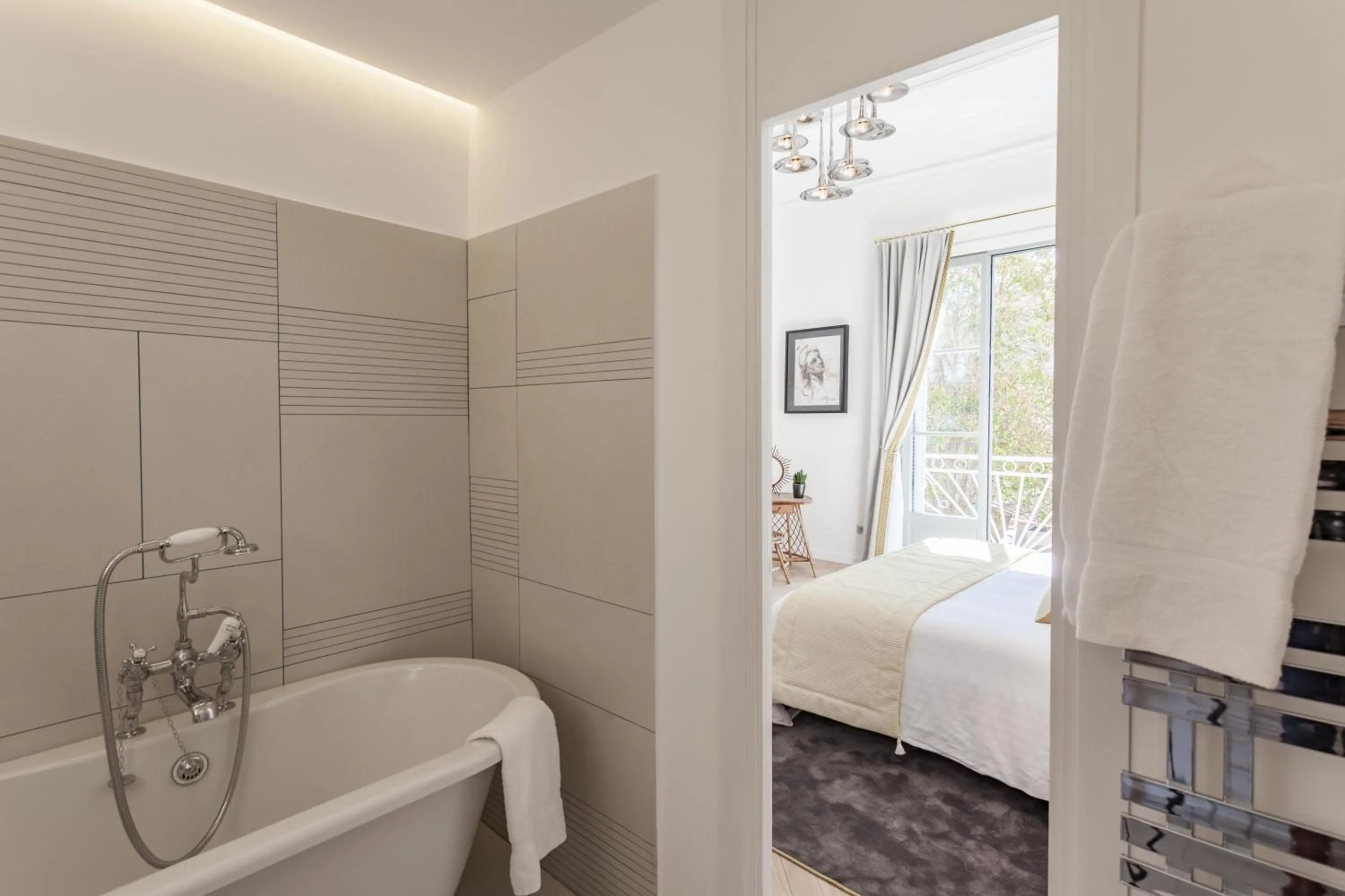 Bathroom, Bed in Maison Du Collectionneur