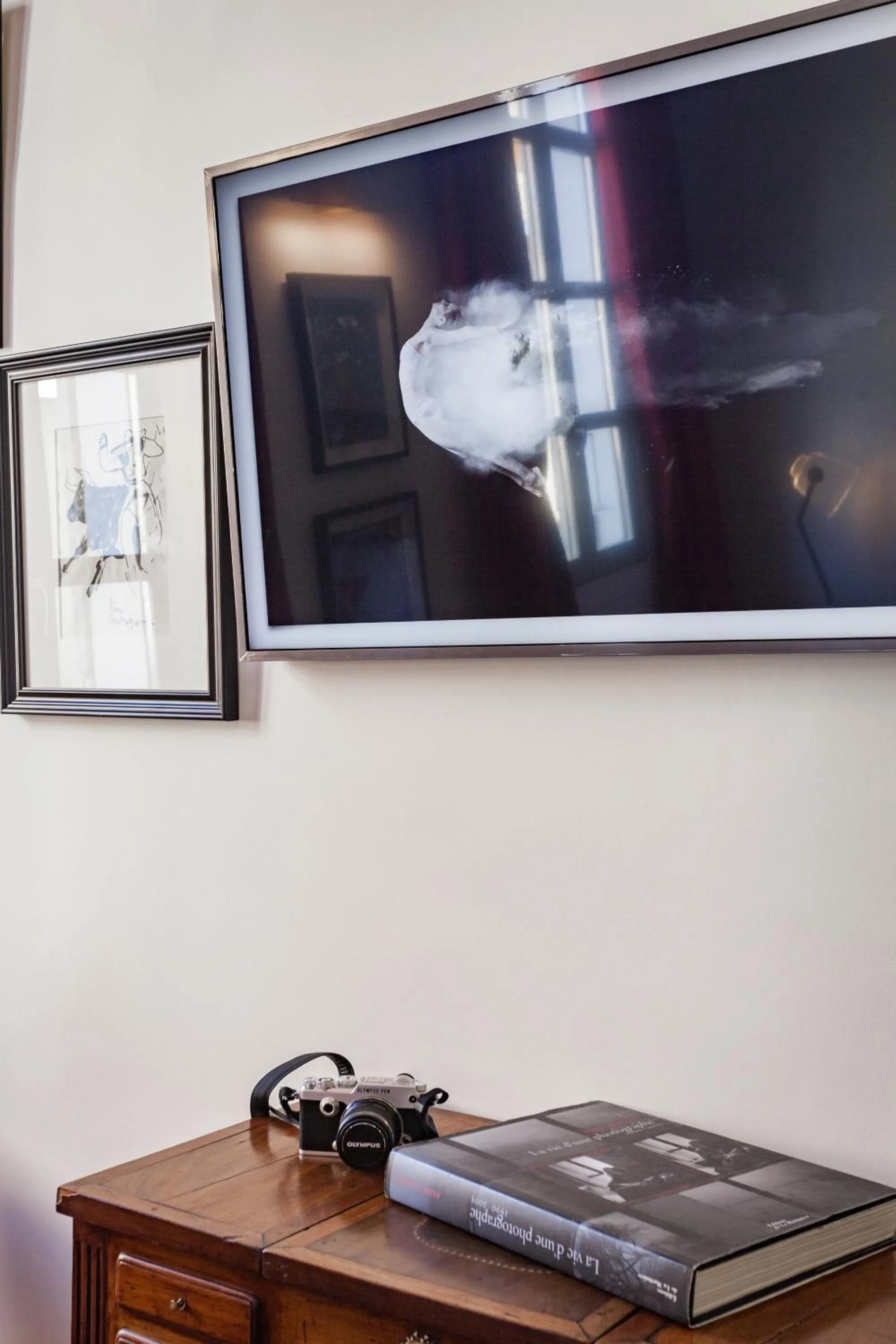 Staff in Maison Du Collectionneur