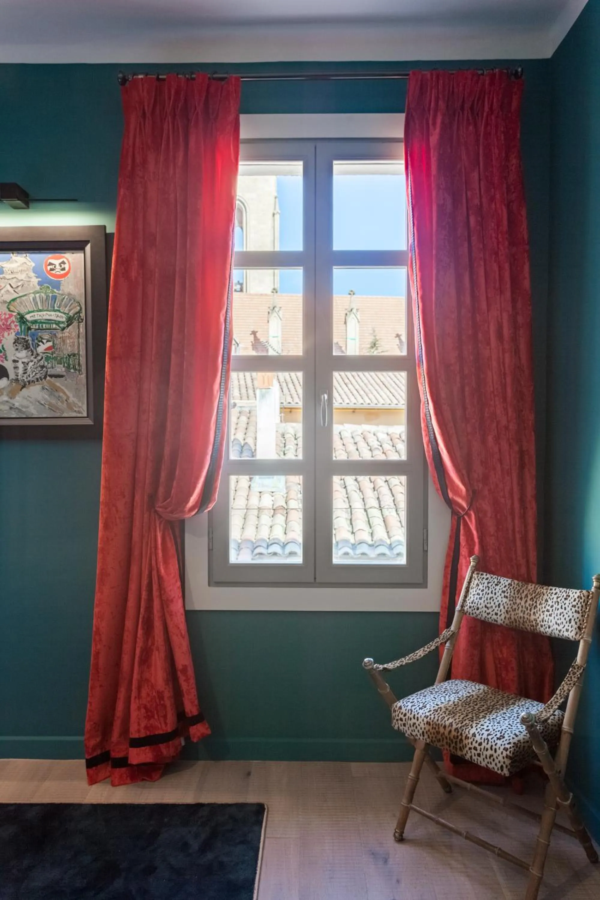 Staff in Maison Du Collectionneur