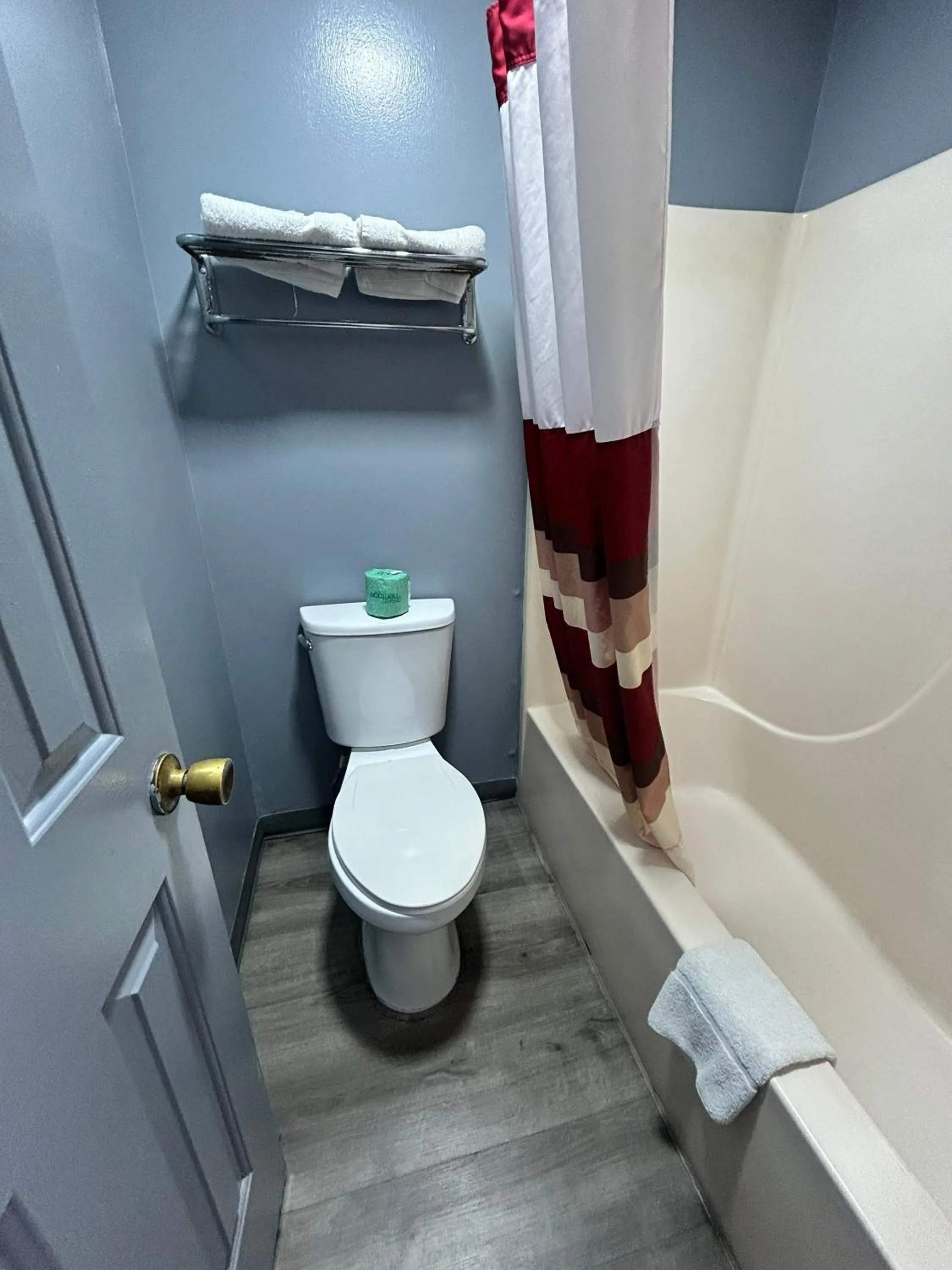 Bathroom in Suite Dreams Motel By Capital O Mattoon I - 57