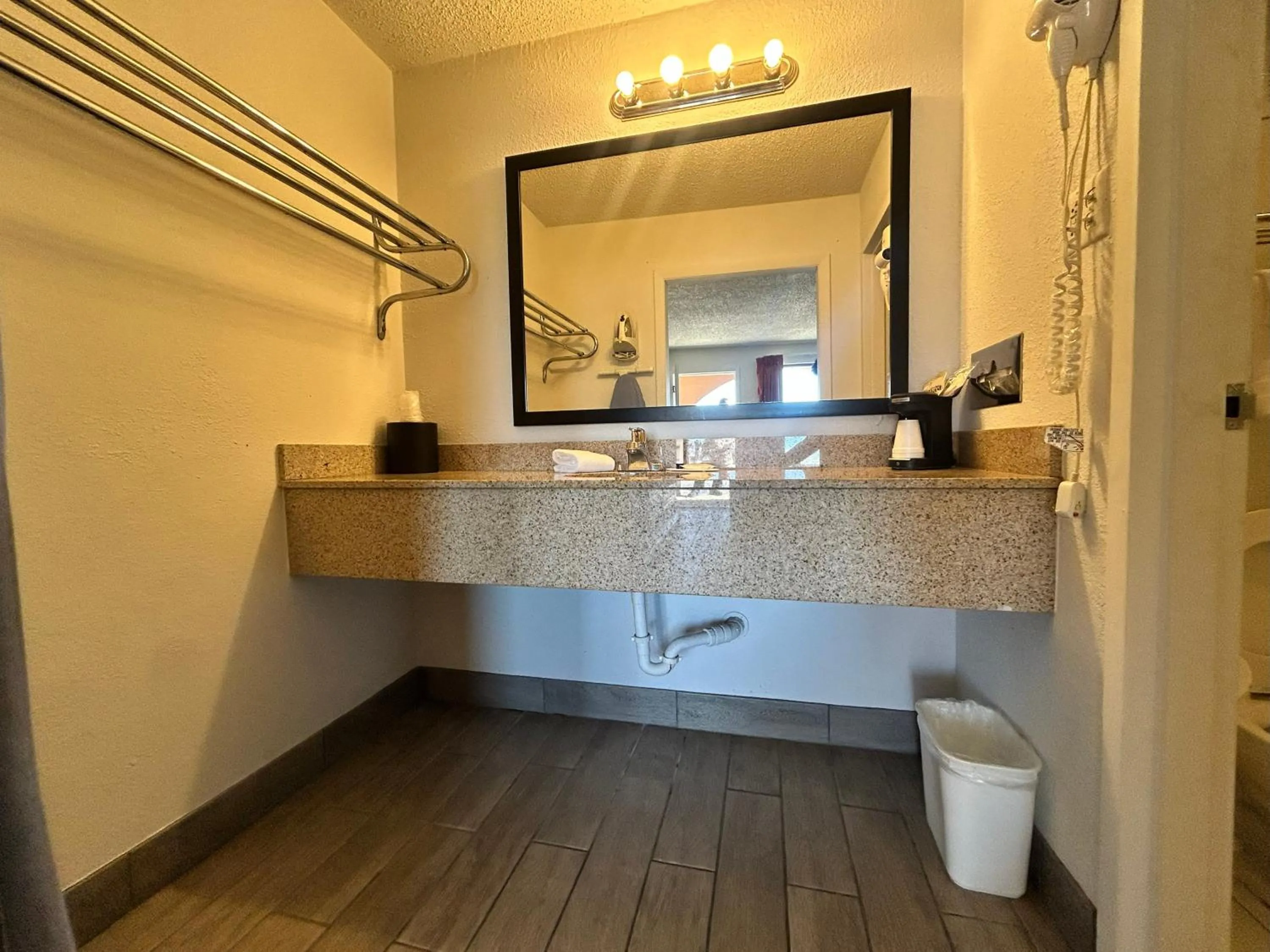 Bathroom in Suite Dreams Motel By Capital O Mattoon I - 57