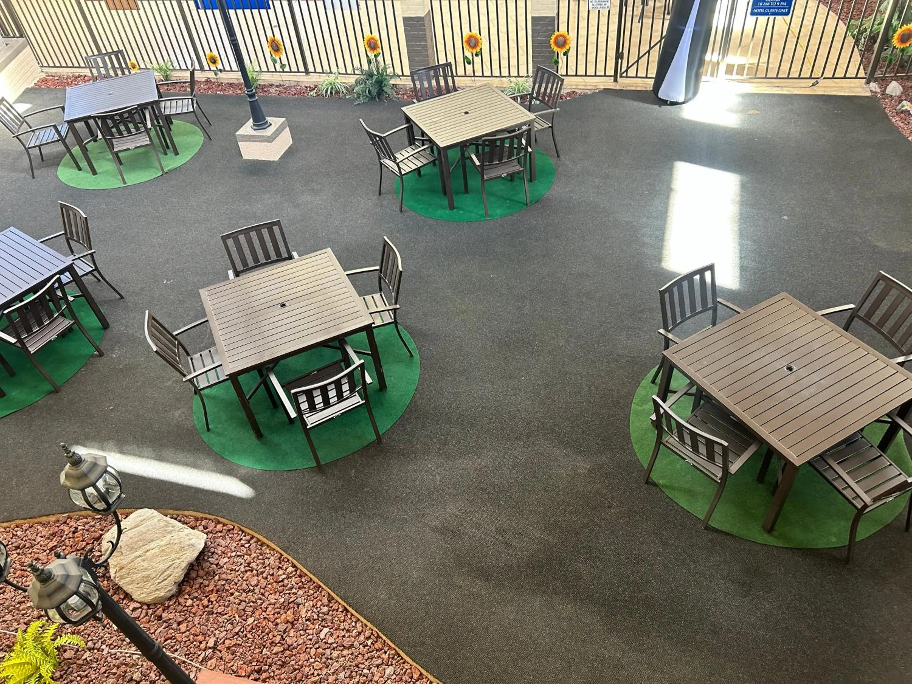 Restaurant/places to eat in Suite Dreams Motel By Capital O Mattoon I - 57