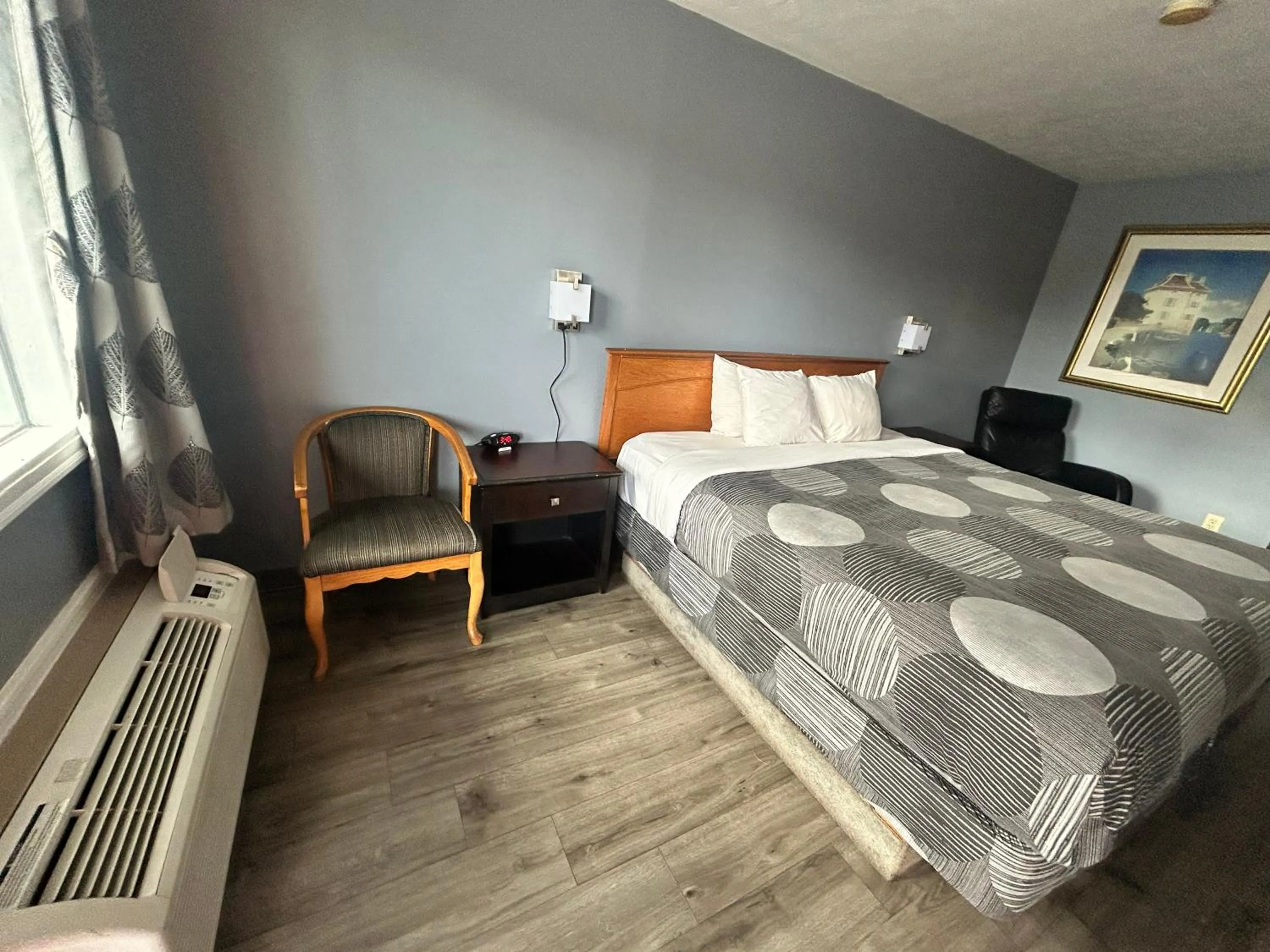 Bedroom, Bed in Suite Dreams Motel By Capital O Mattoon I - 57