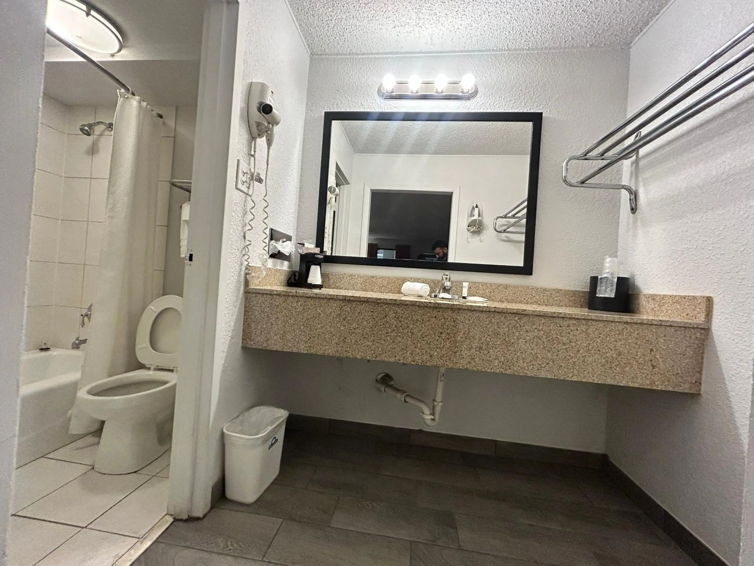 Bathroom in Suite Dreams Motel By Capital O Mattoon I - 57